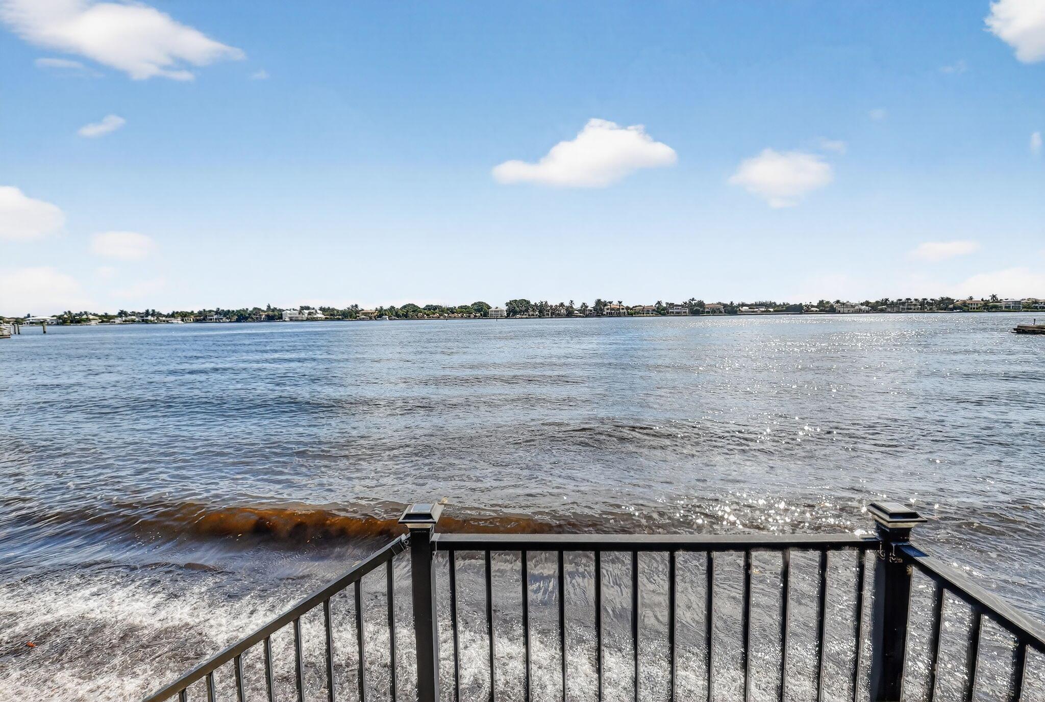 163 Las Brisas Cir Hypoluxo, FL 33462