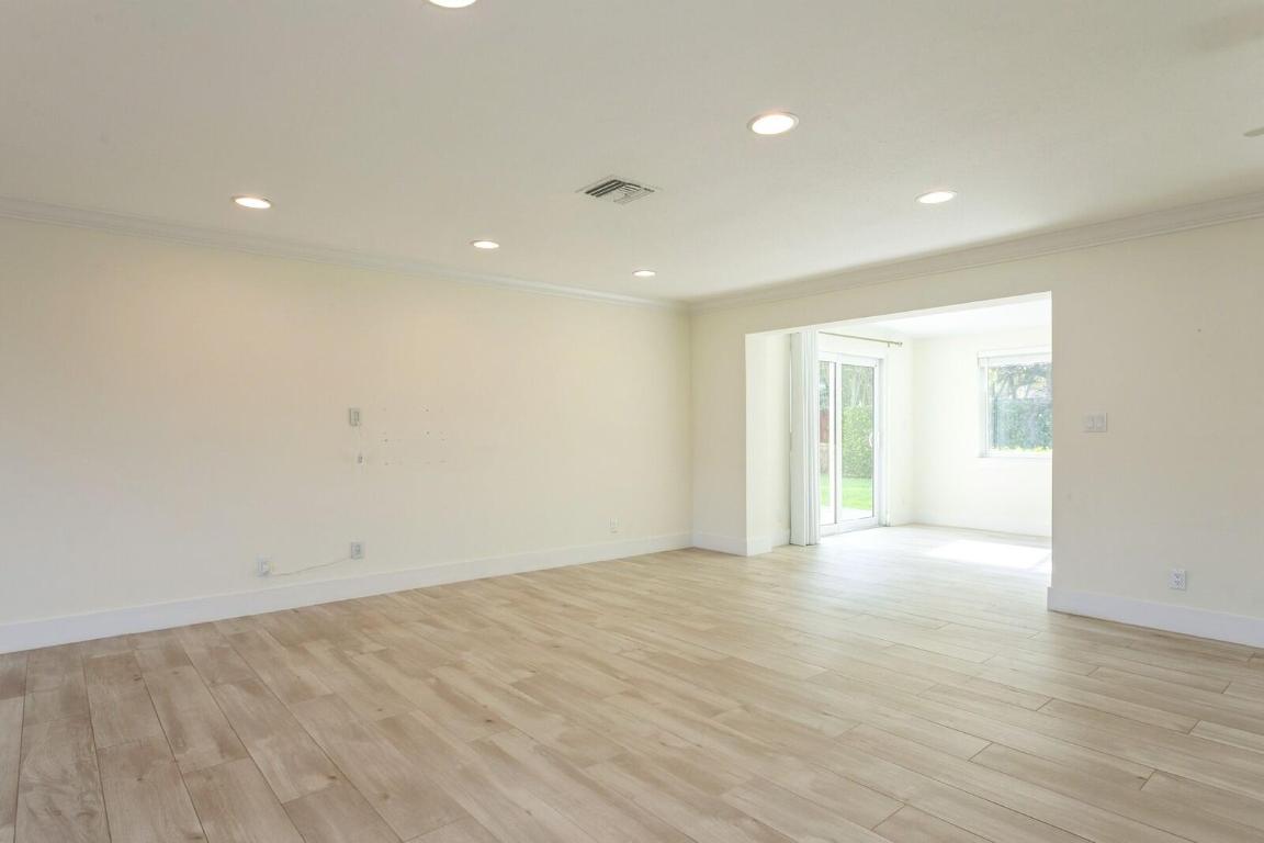 1615 Venus Jupiter, FL 33469