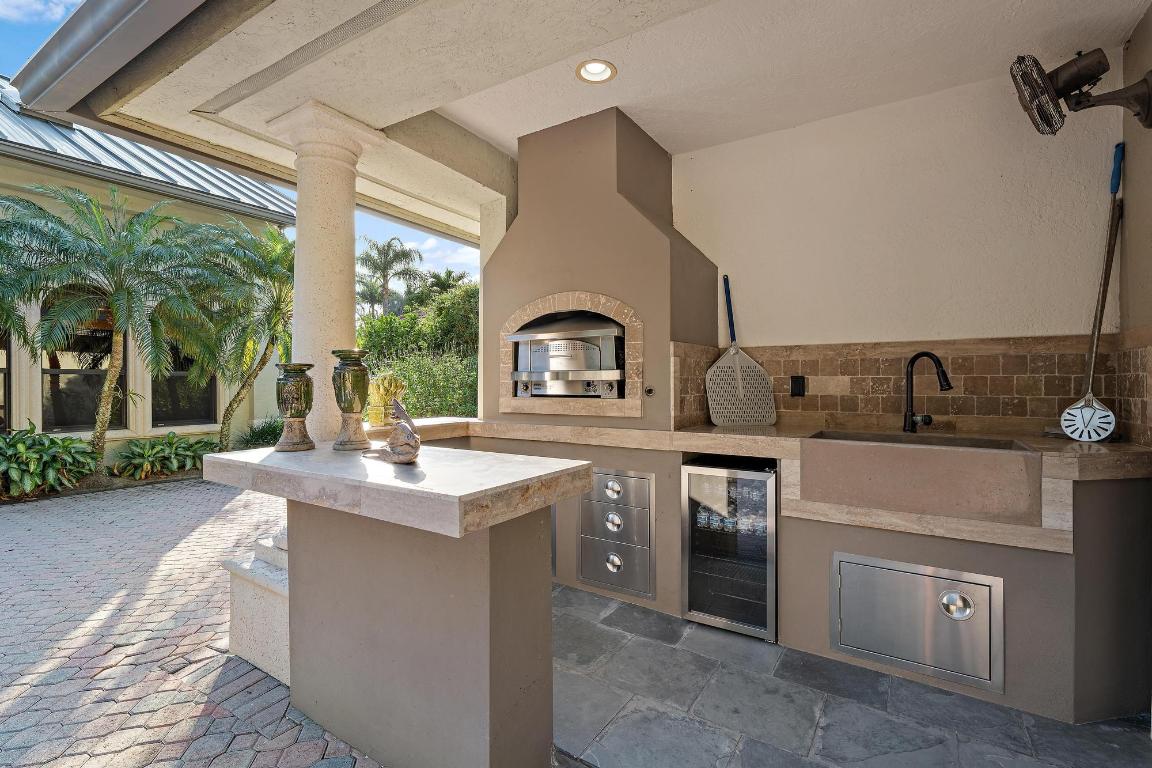 18907 SE Loxahatchee Riv Jupiter, FL 33458