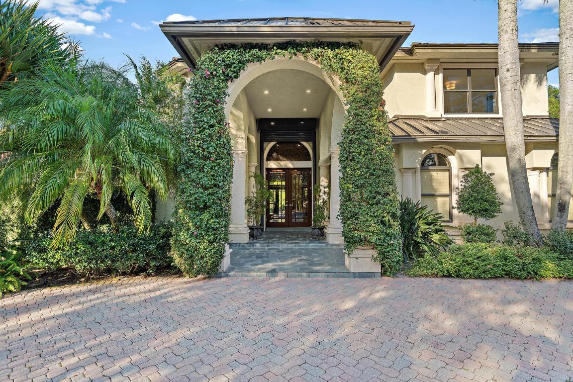 18907 SE Loxahatchee Riv Jupiter, FL 33458