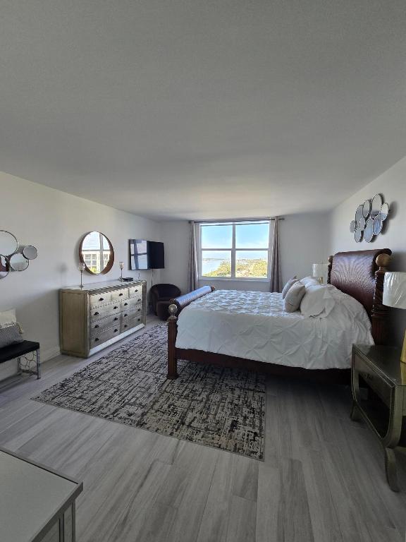 3450 S Ocean #6230 Palm Beach, FL 33480