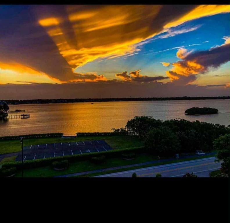 3450 S Ocean #6230 Palm Beach, FL 33480