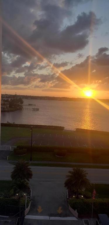 3450 S Ocean #6230 Palm Beach, FL 33480