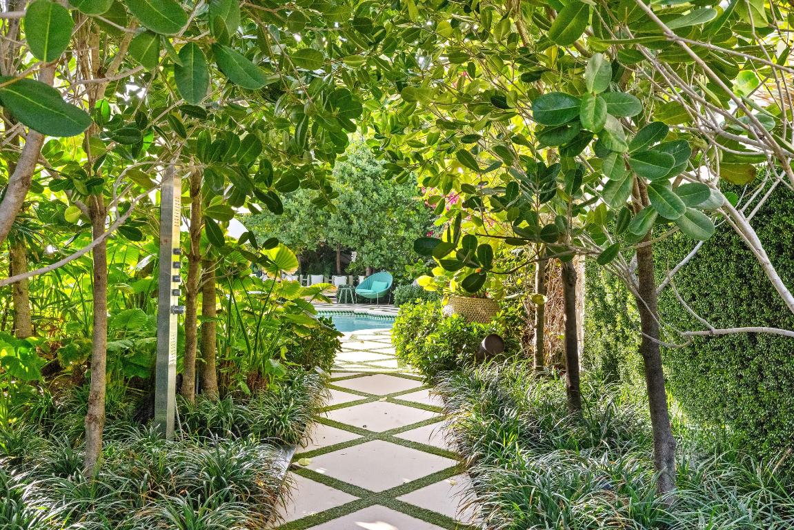 680 S Ocean Palm Beach, FL 33480