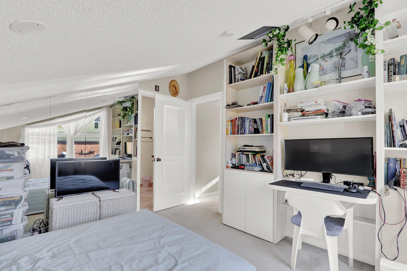 352 River Edge Jupiter, FL 33477