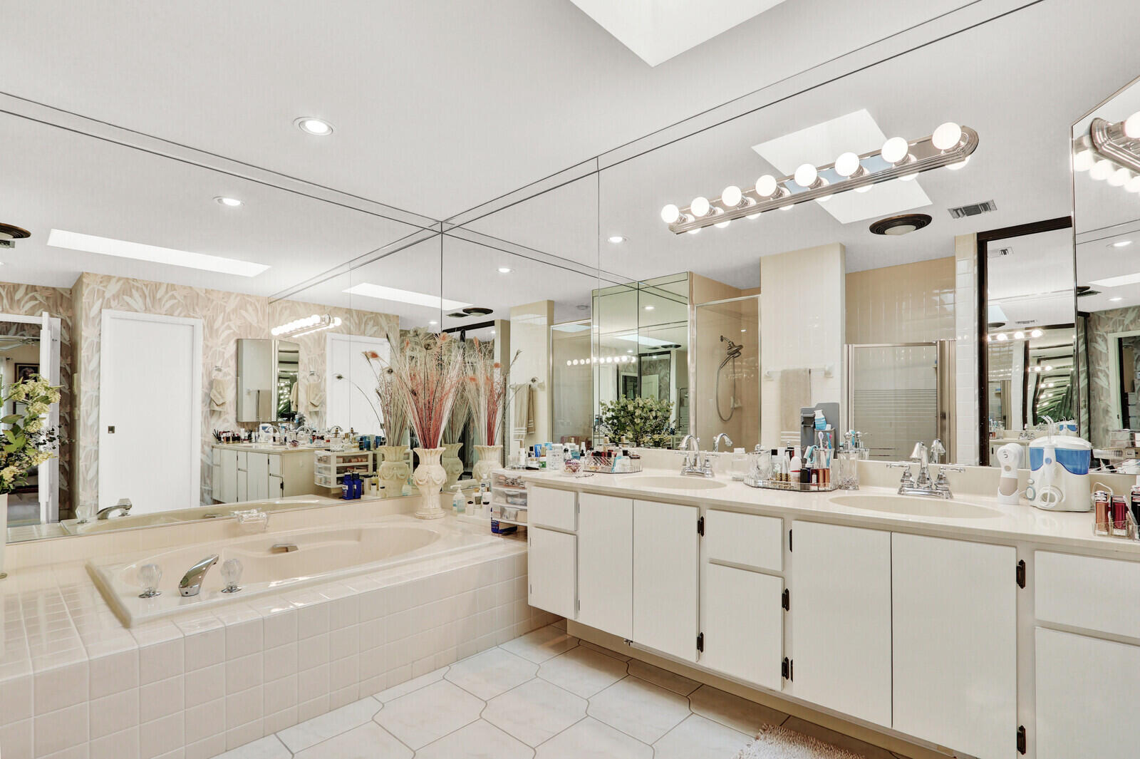 352 River Edge Jupiter, FL 33477