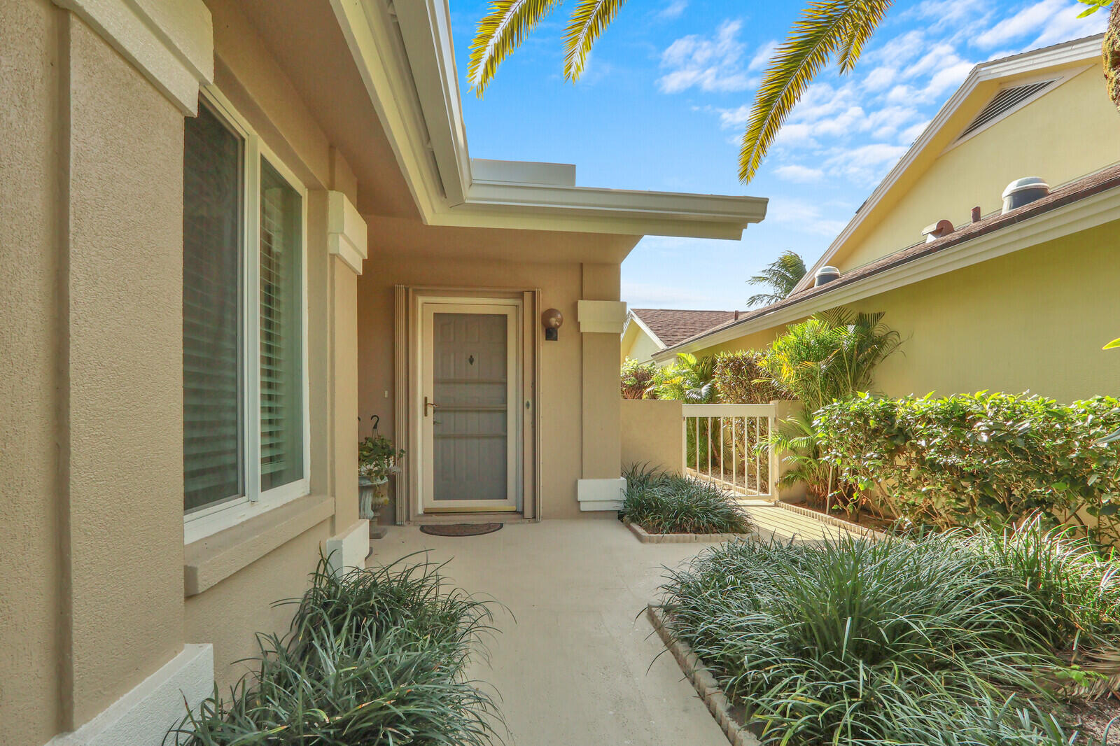 352 River Edge Jupiter, FL 33477