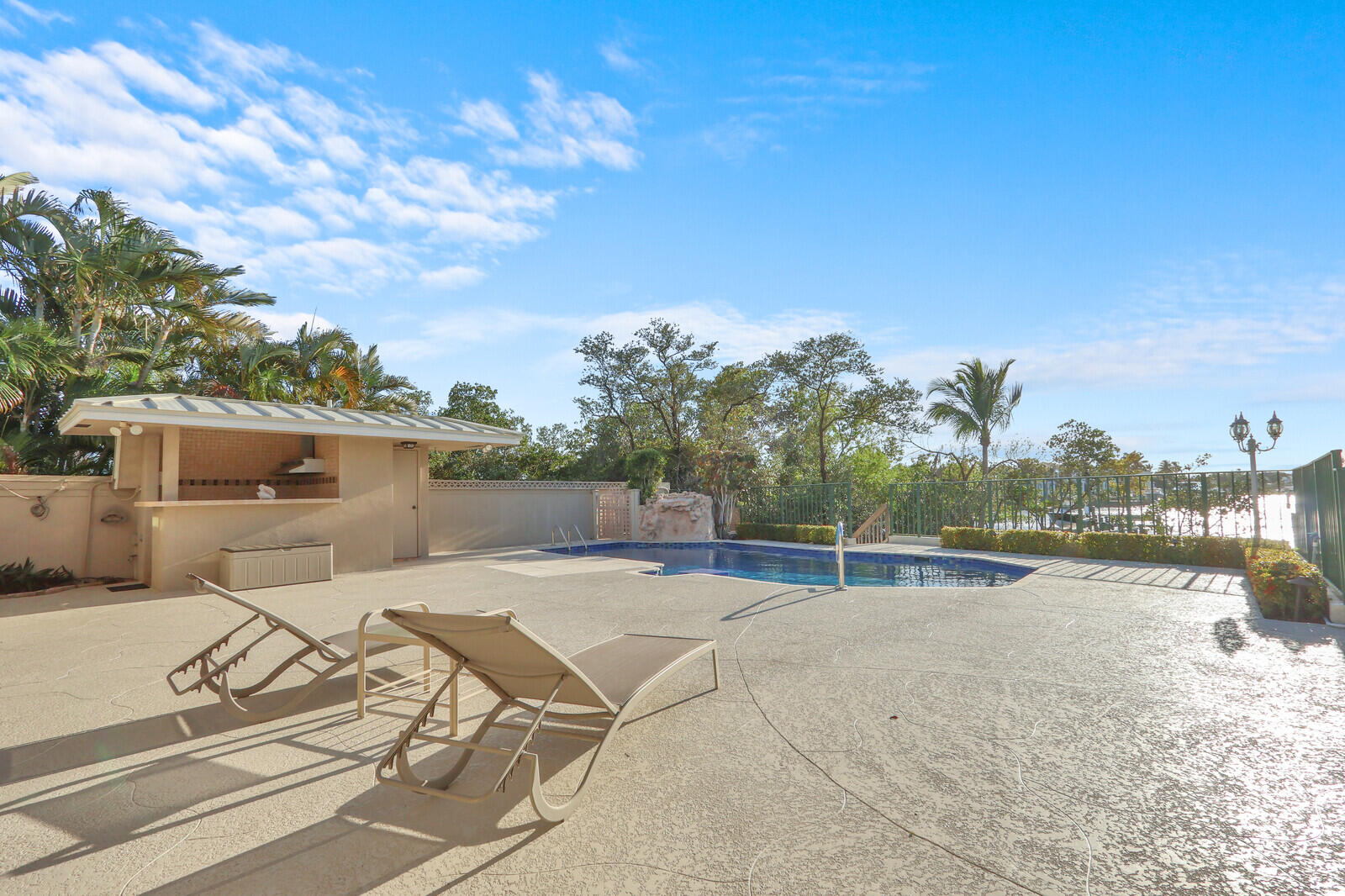 352 River Edge Jupiter, FL 33477