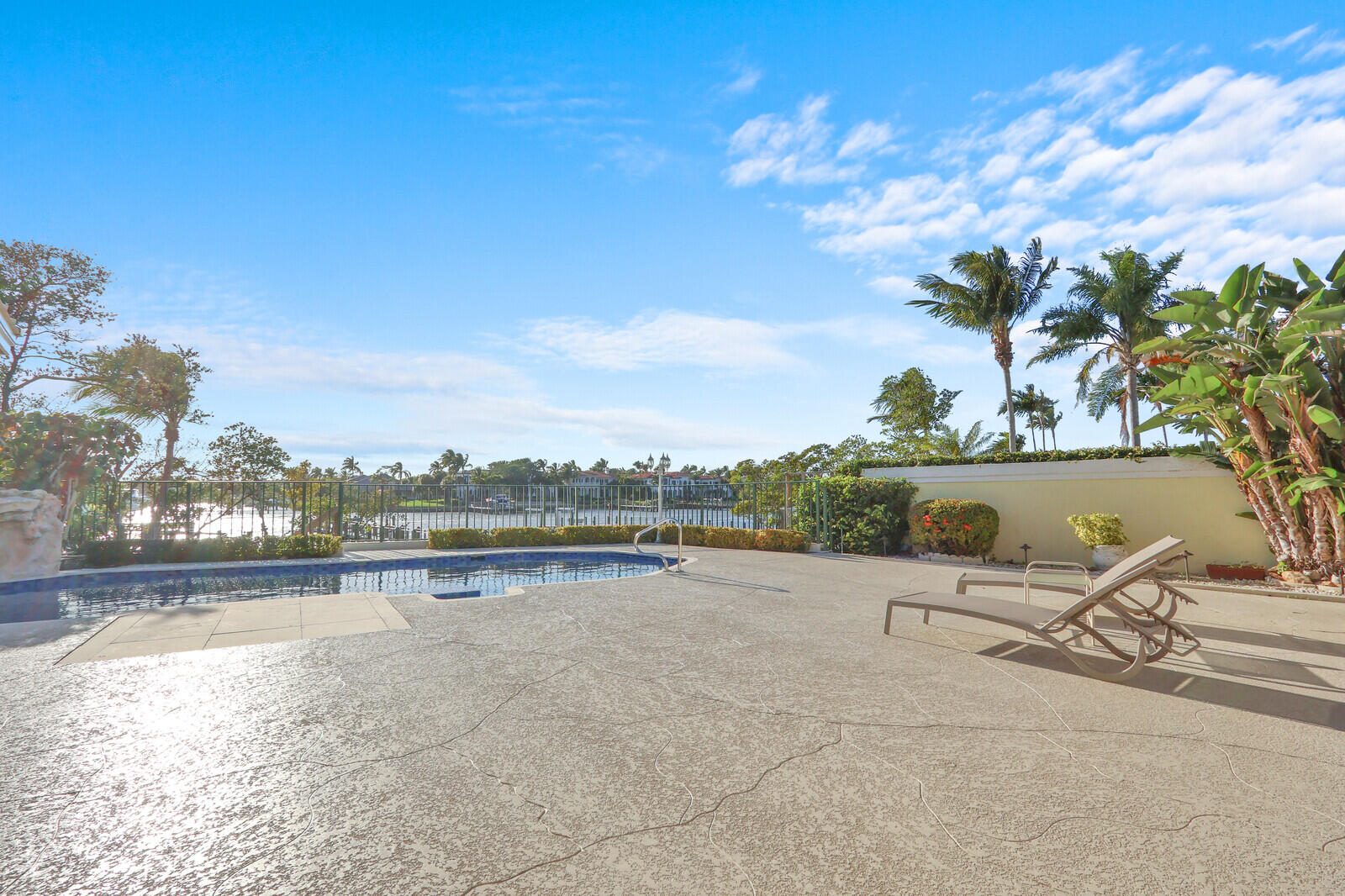 352 River Edge Jupiter, FL 33477