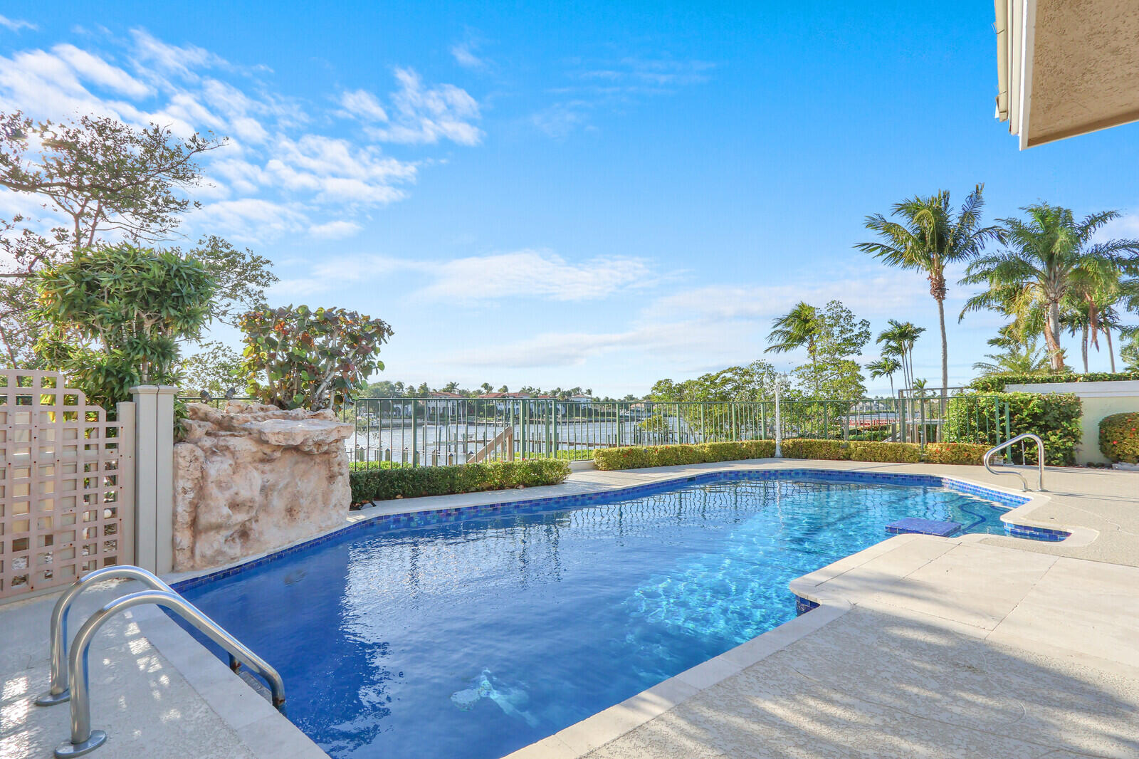 352 River Edge Jupiter, FL 33477