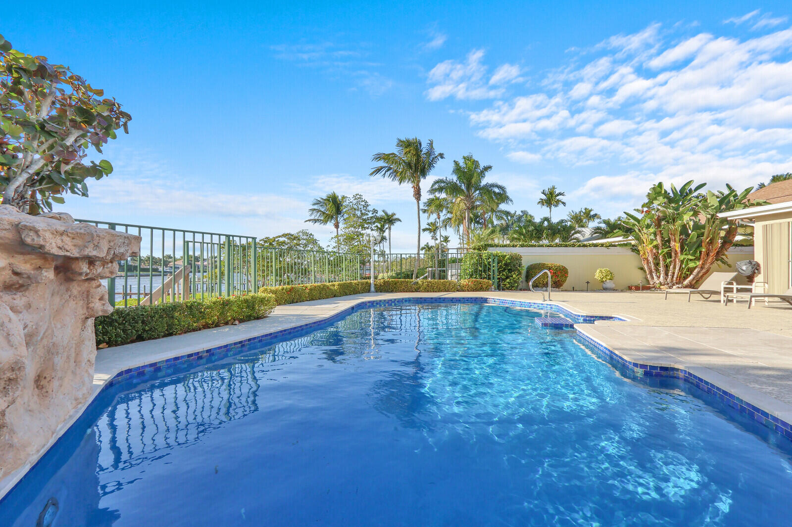 352 River Edge Jupiter, FL 33477