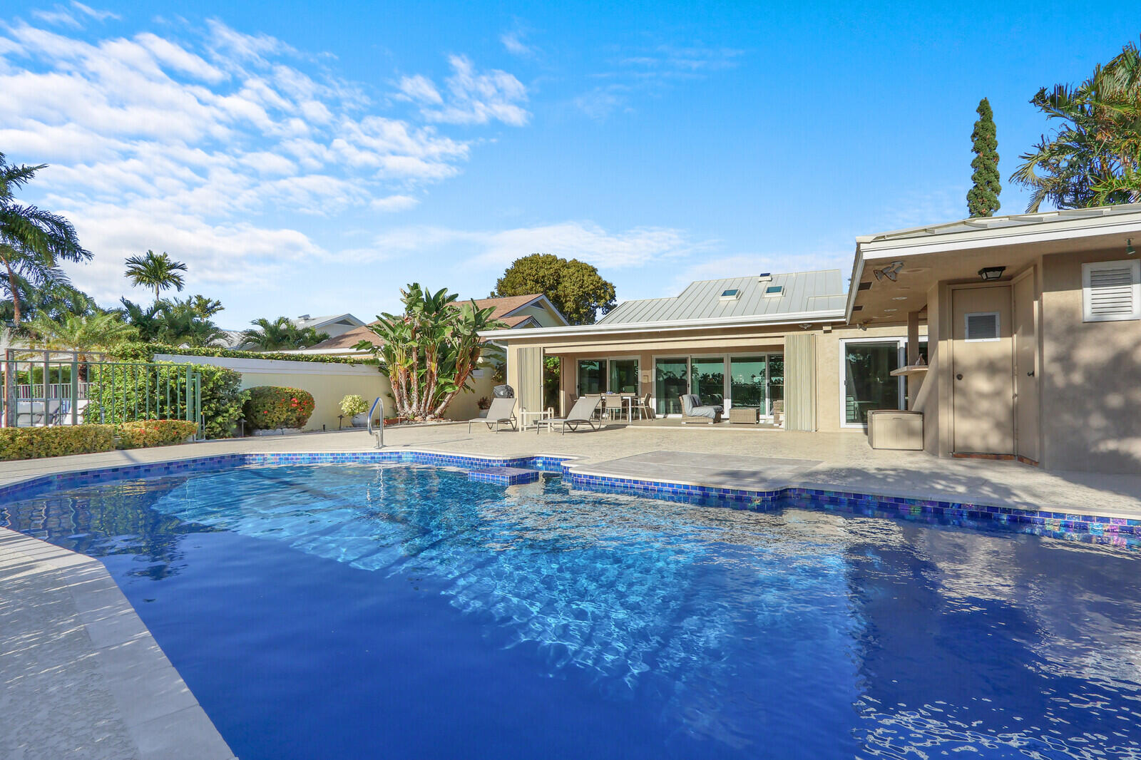 352 River Edge Jupiter, FL 33477