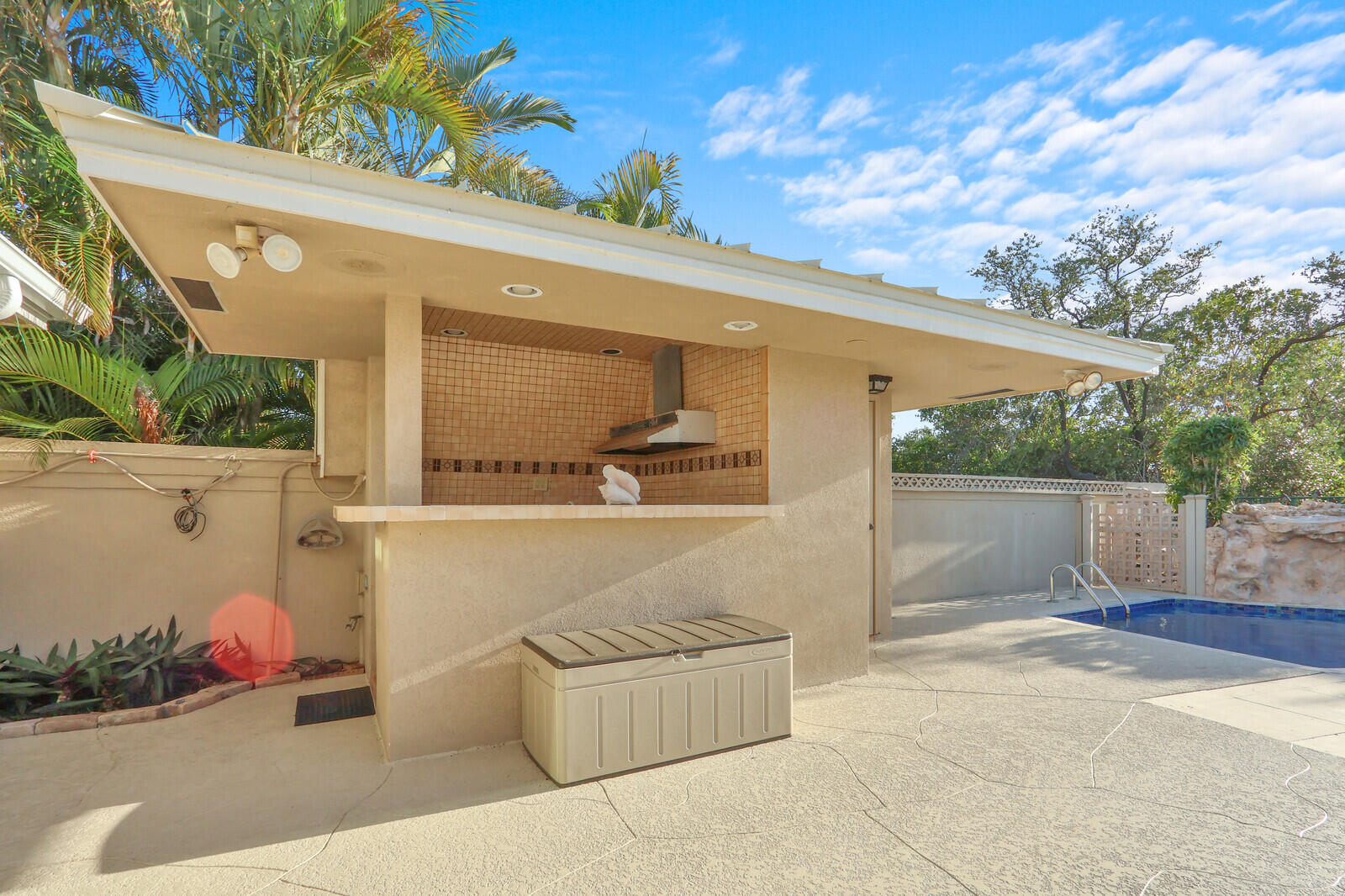 352 River Edge Jupiter, FL 33477