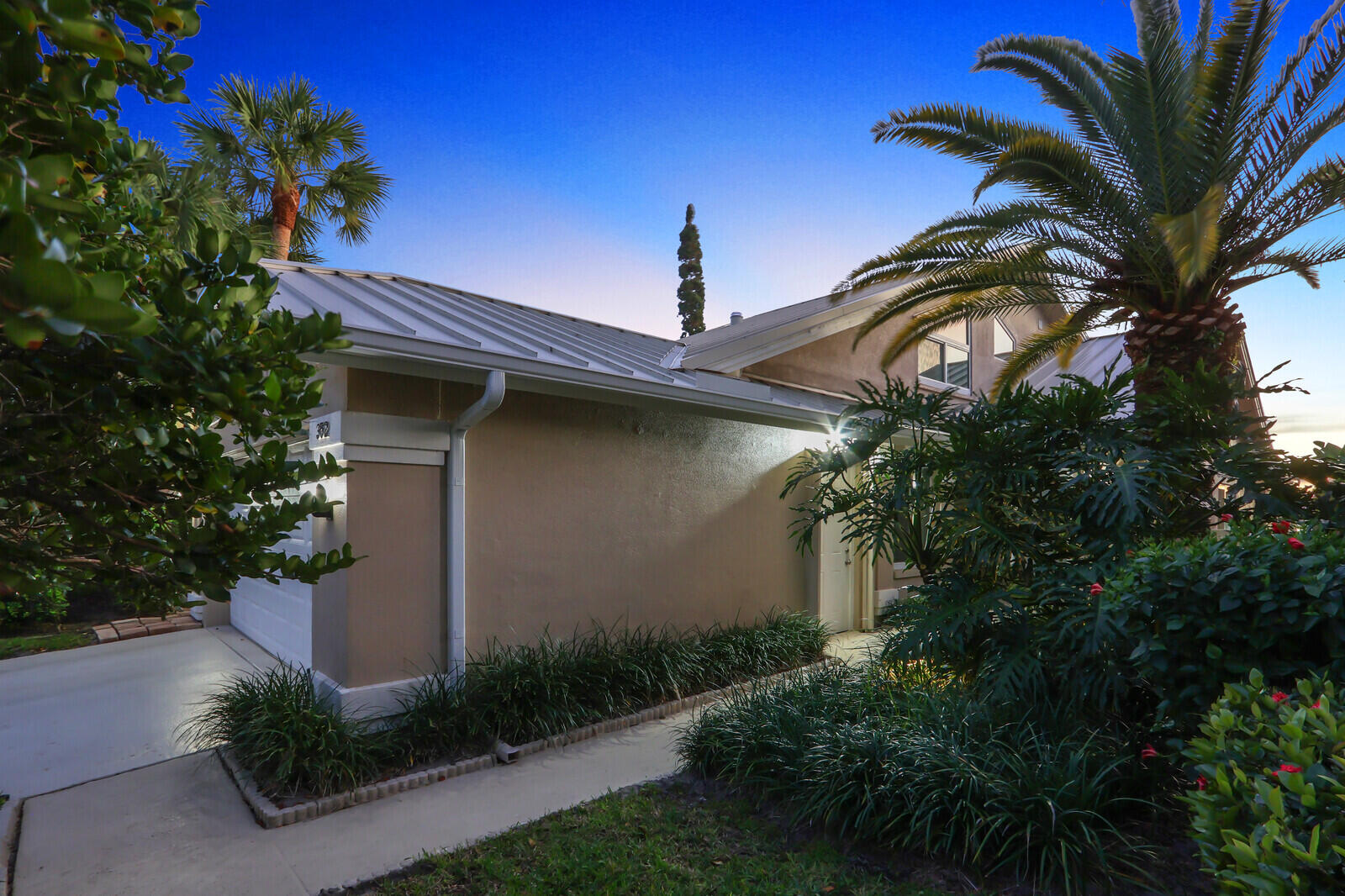 352 River Edge Jupiter, FL 33477