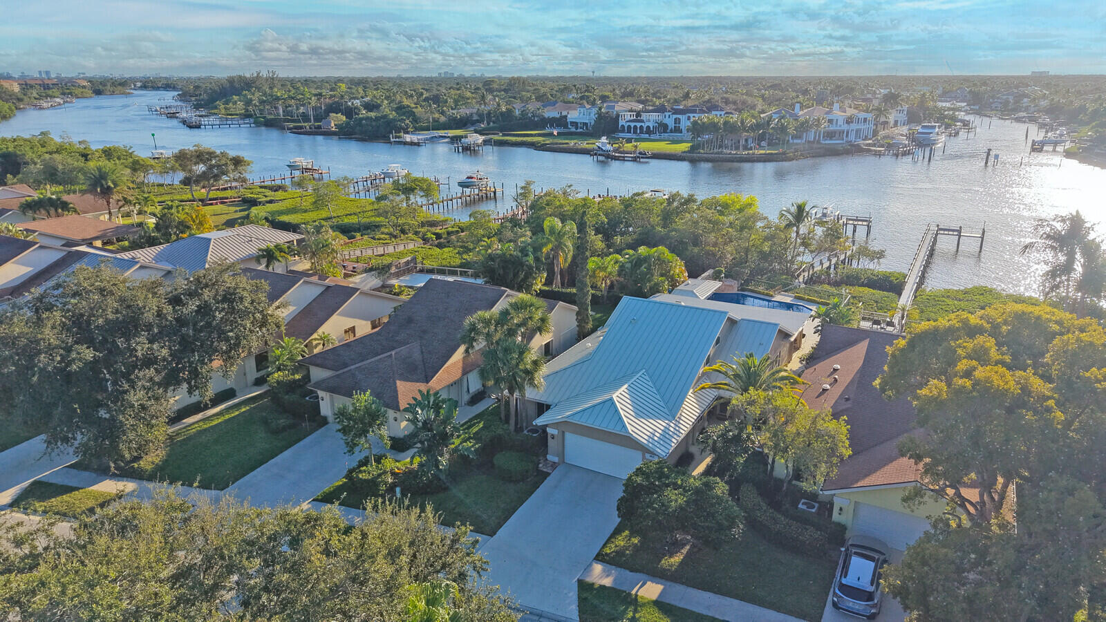 352 River Edge Jupiter, FL 33477
