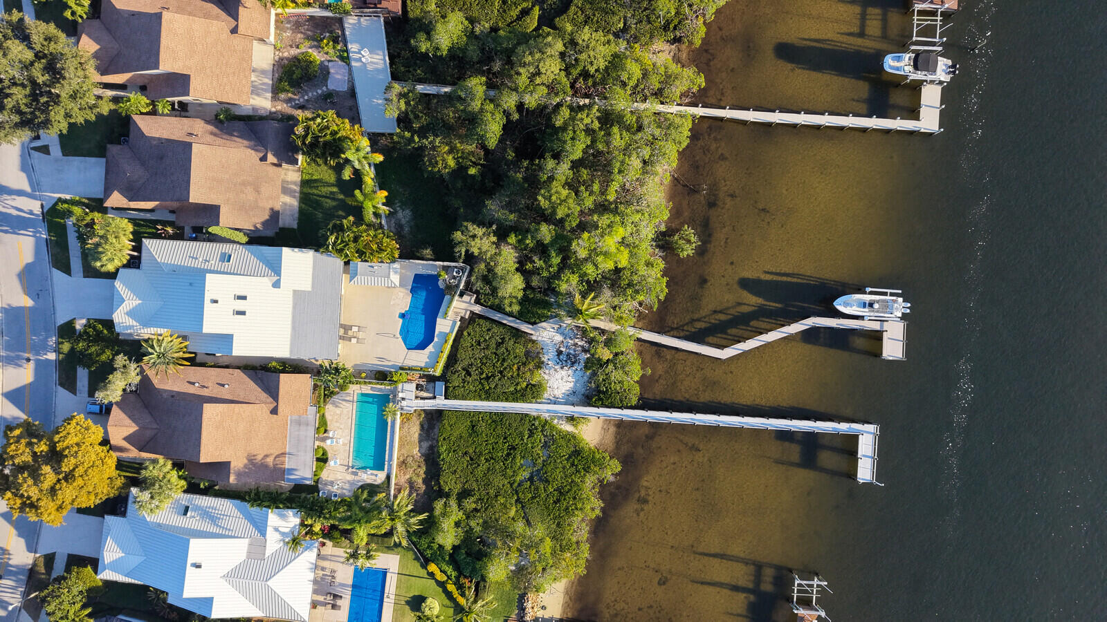 352 River Edge Jupiter, FL 33477