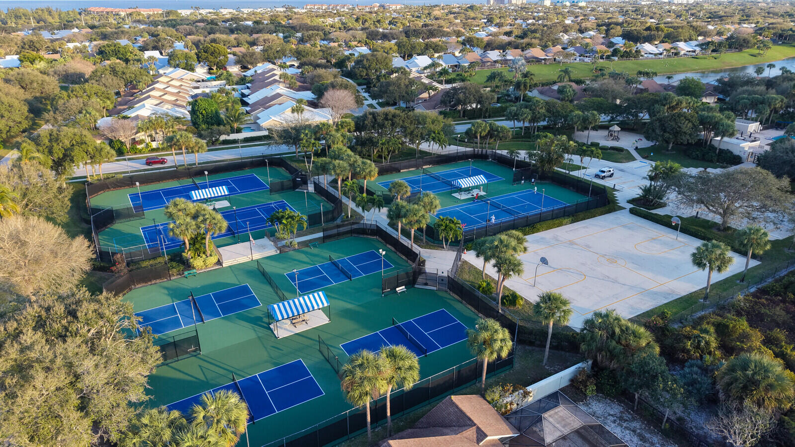 352 River Edge Jupiter, FL 33477