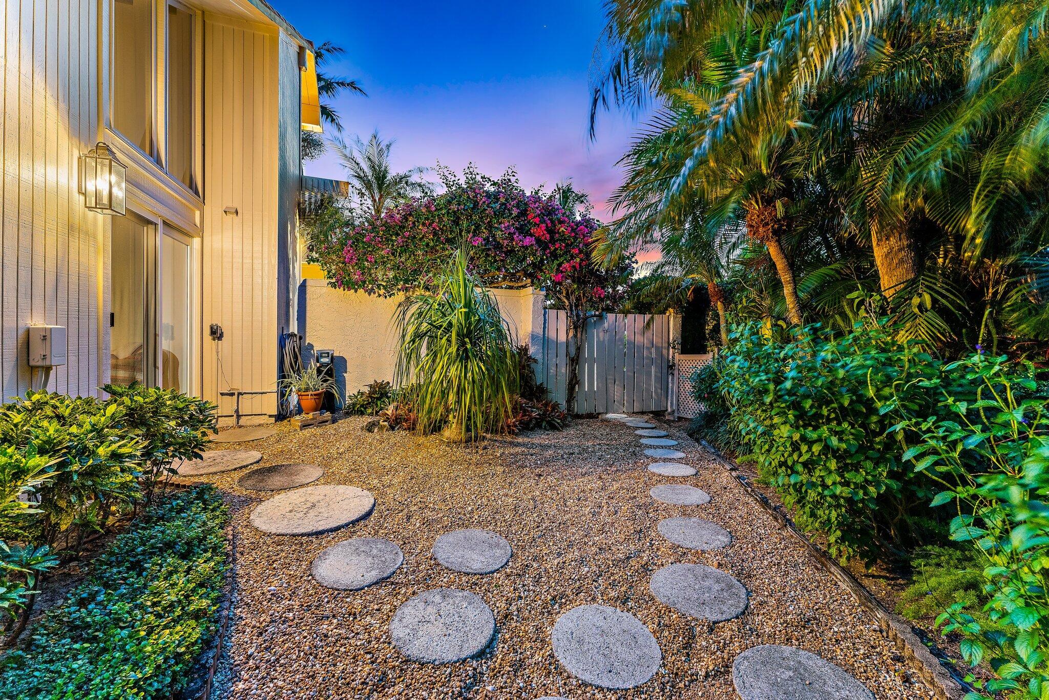 105 Albacore Jupiter, FL 33477