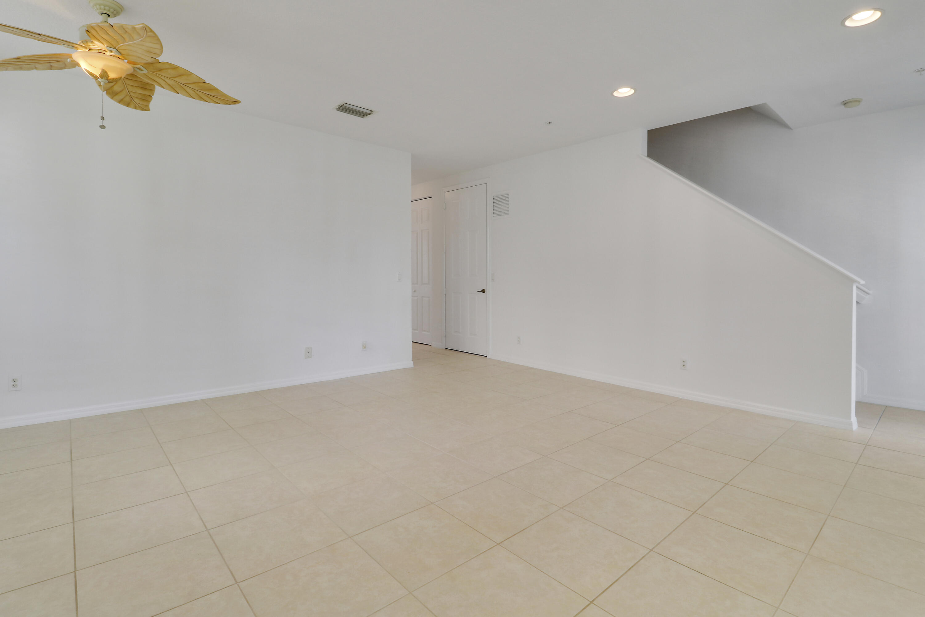 4273 E Main Jupiter, FL 33458