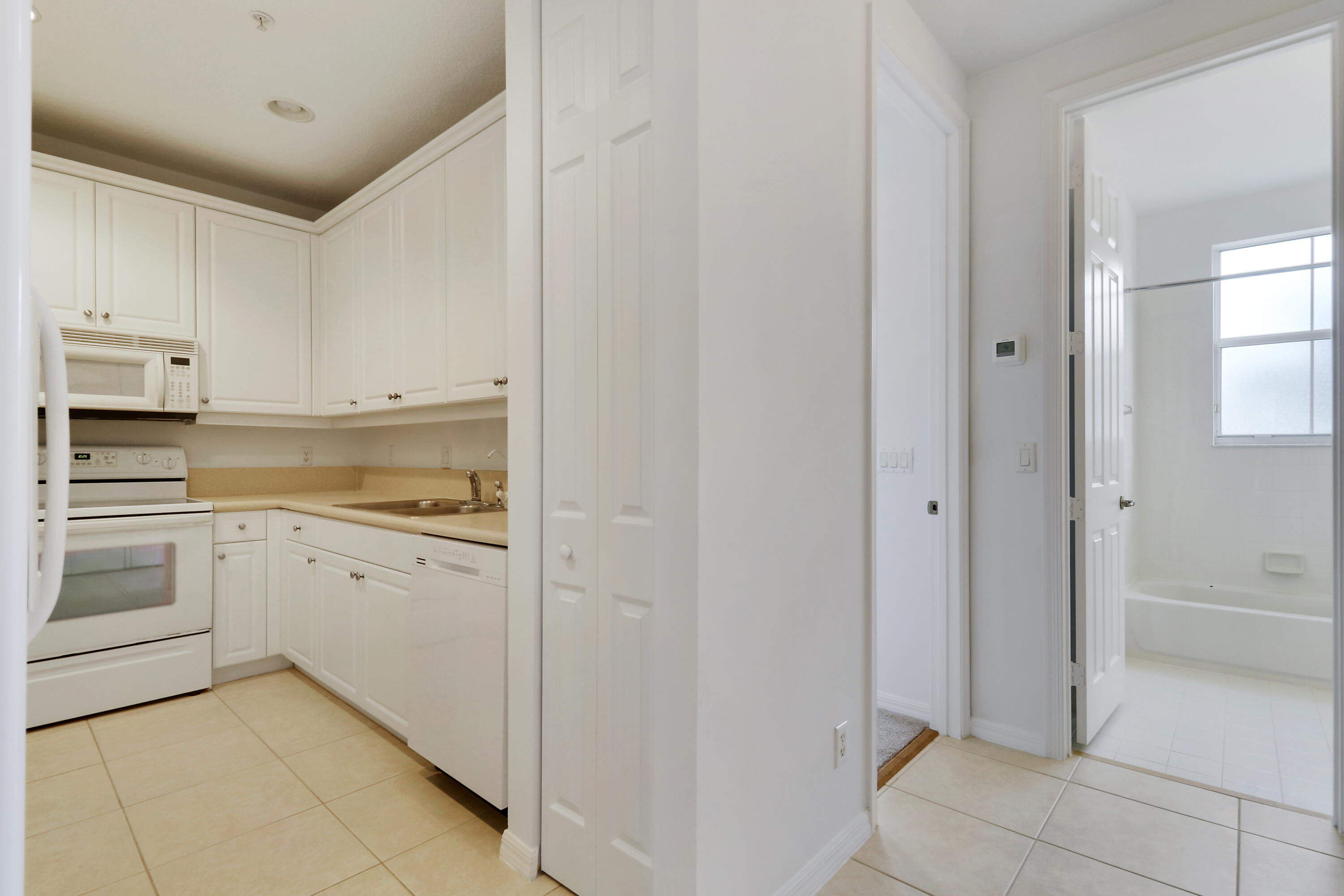 4273 E Main Jupiter, FL 33458