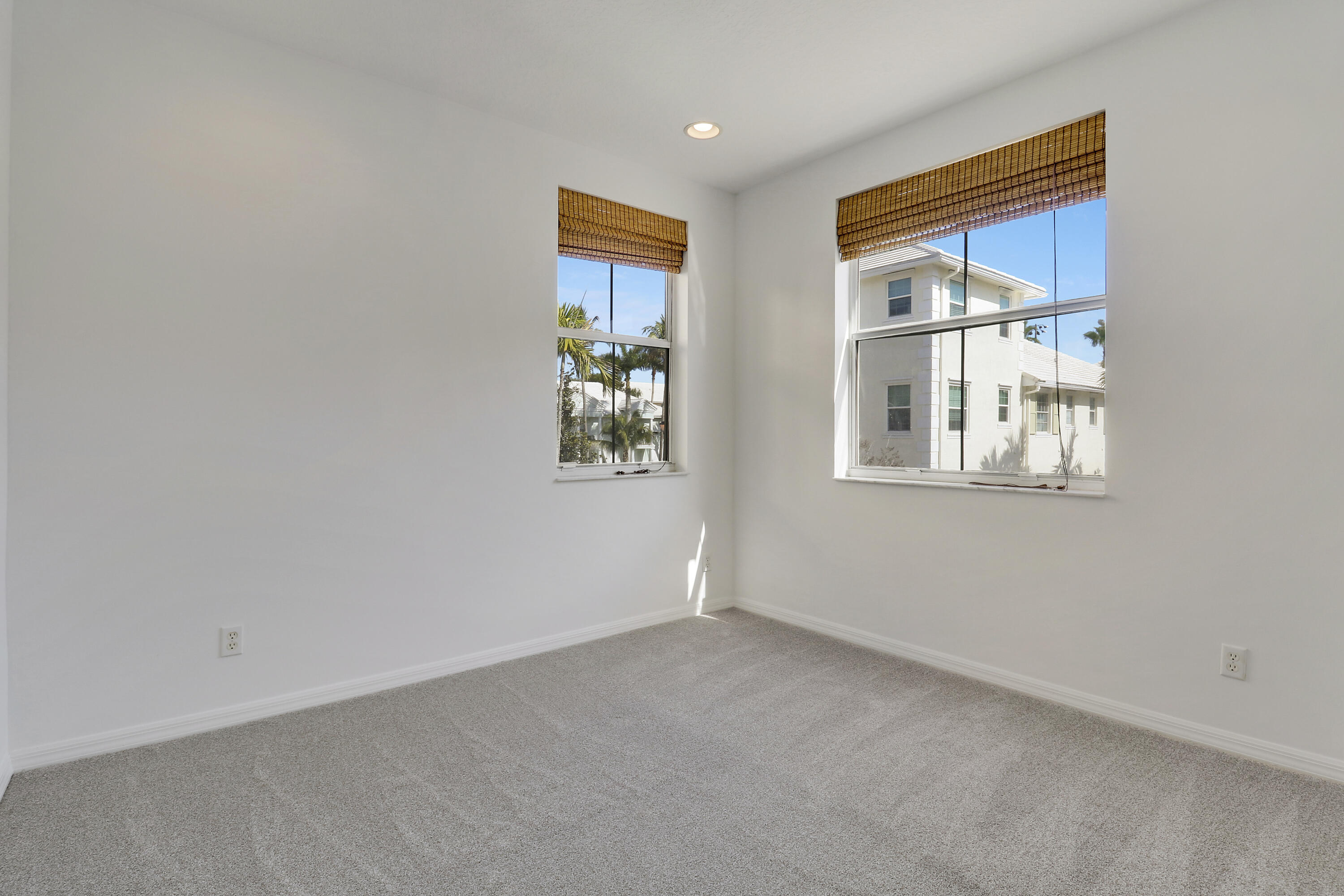 4273 E Main Jupiter, FL 33458