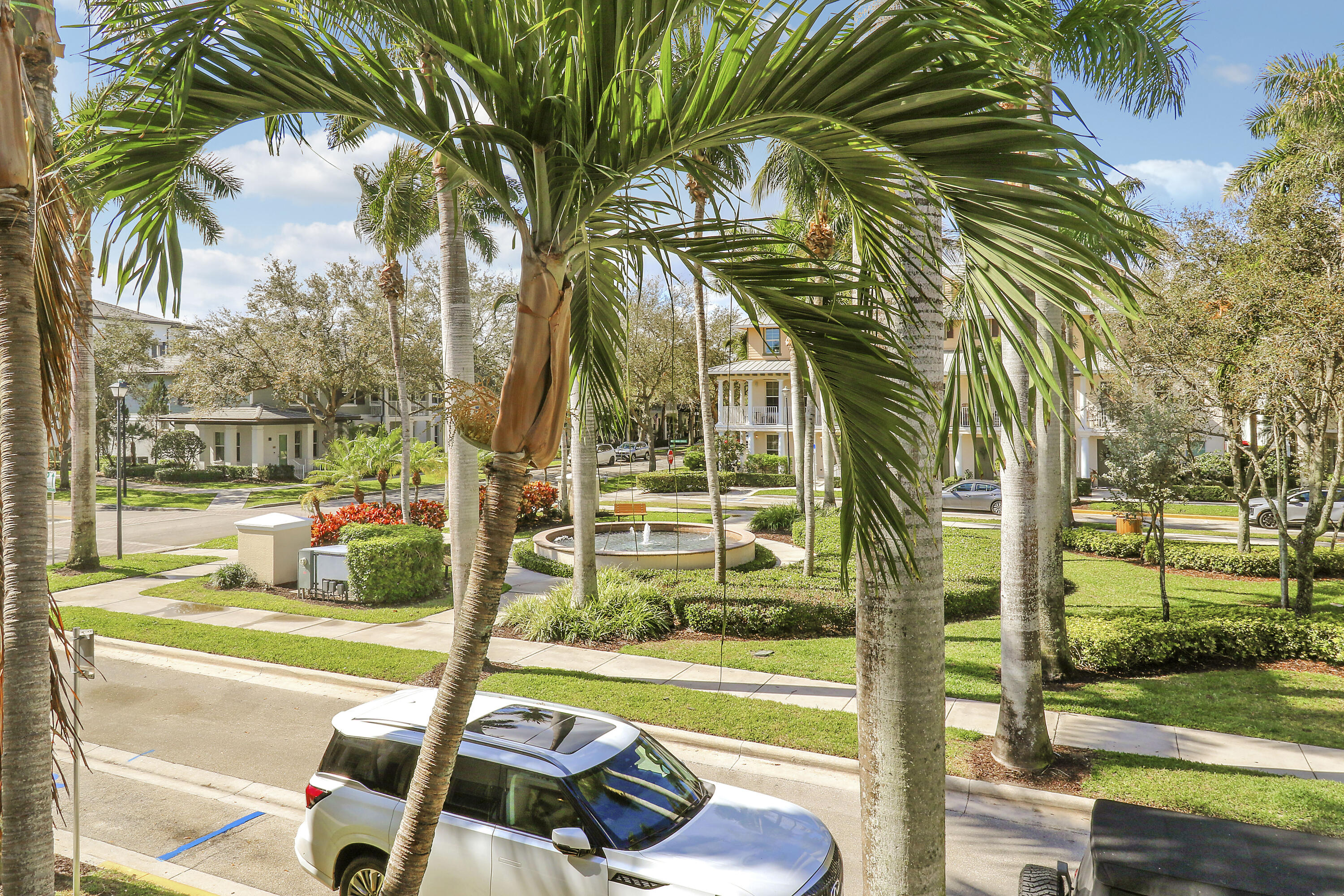 4273 E Main Jupiter, FL 33458