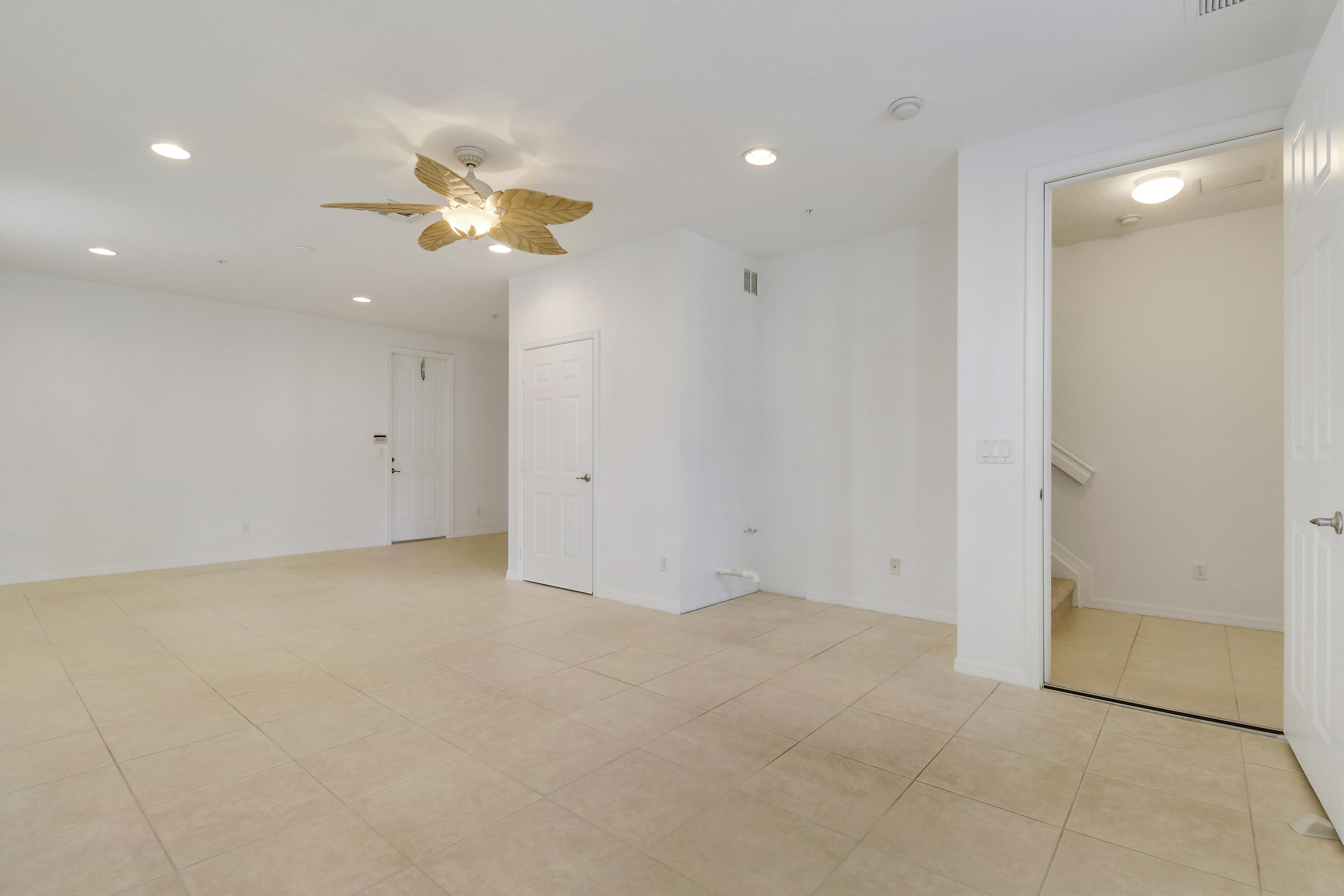 4273 E Main Jupiter, FL 33458