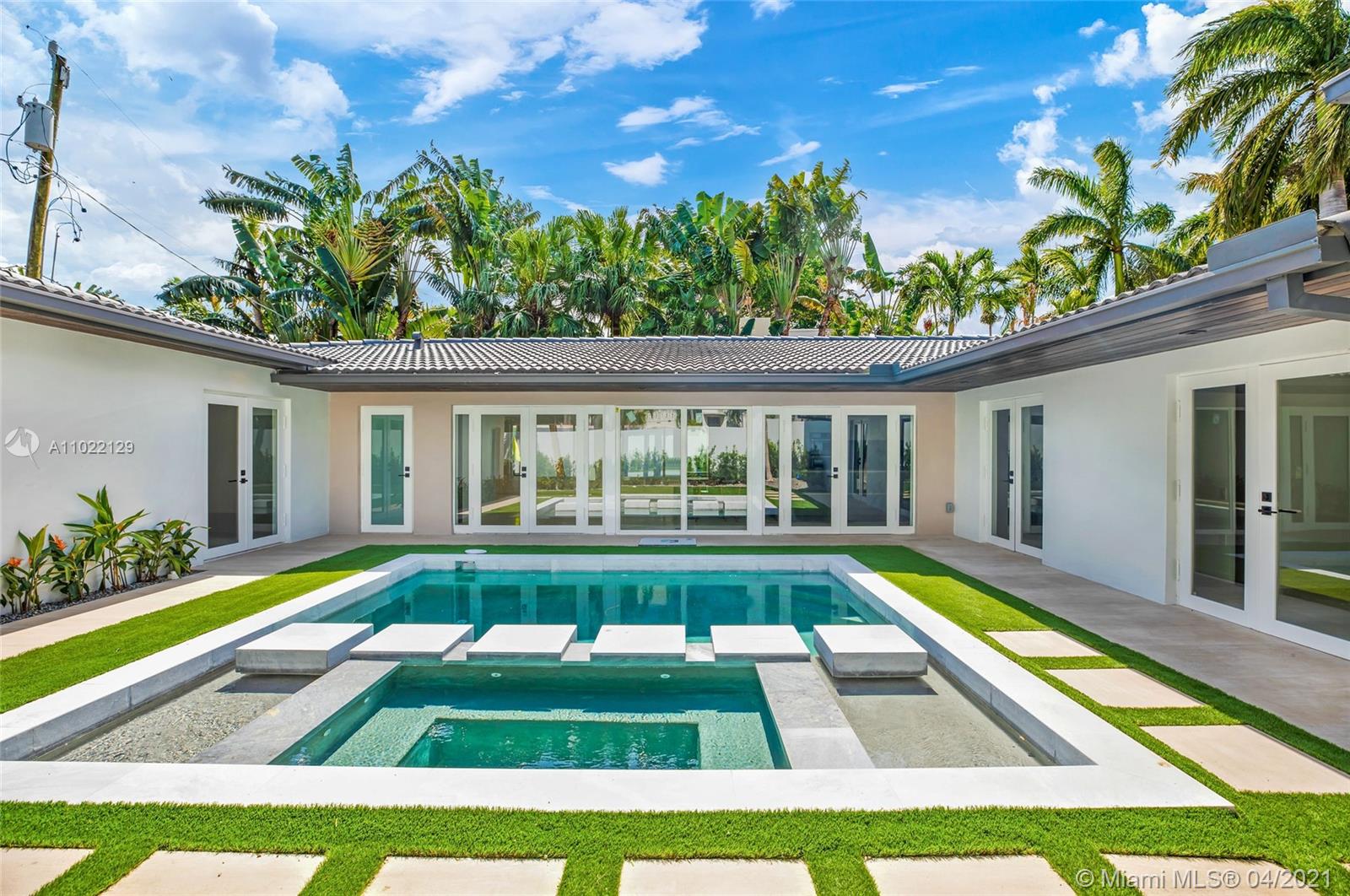 1721 S Bayshore Ln Miami, FL 33133