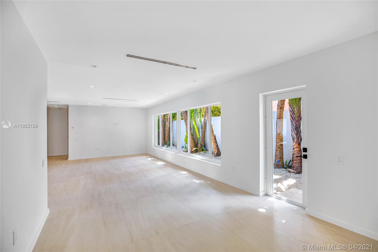 1721 S Bayshore Ln Miami, FL 33133