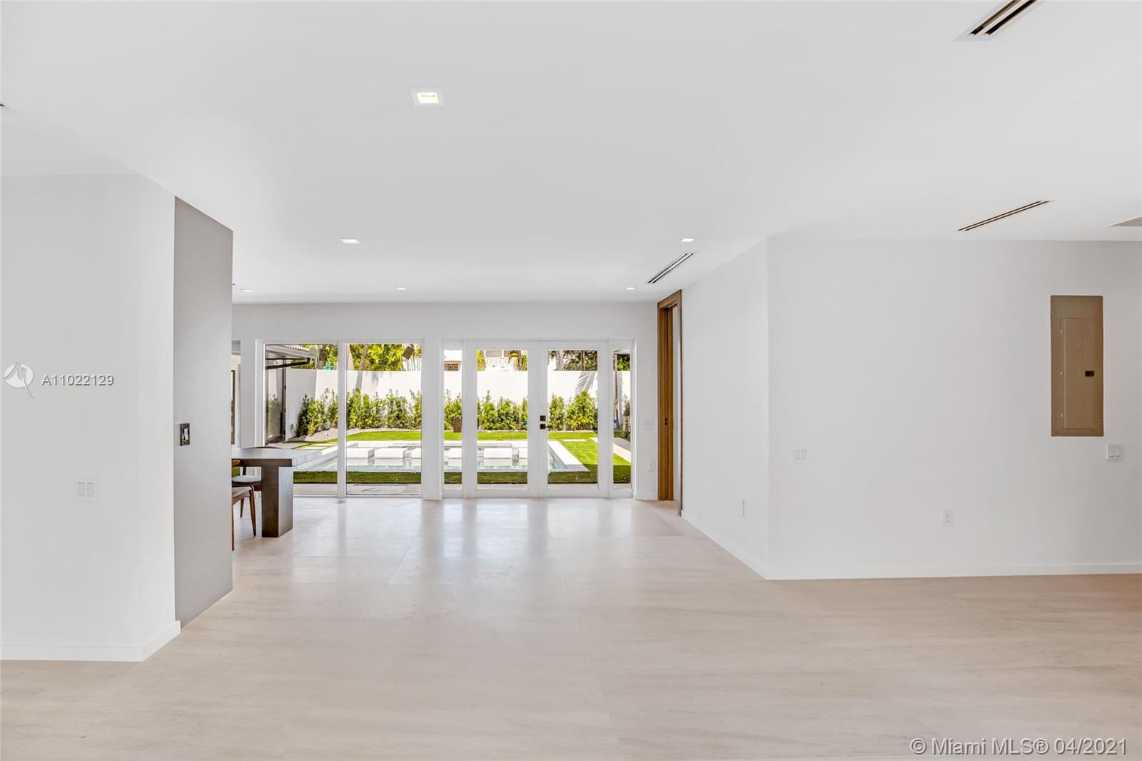 1721 S Bayshore Ln Miami, FL 33133