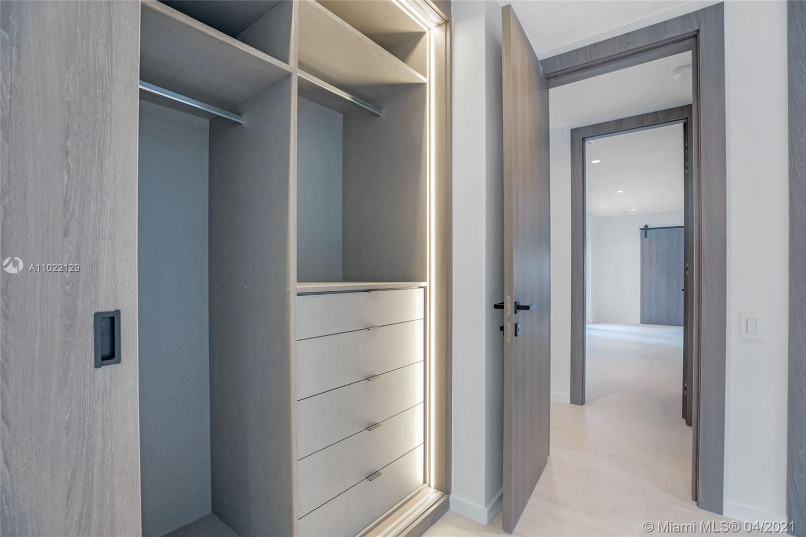 1721 S Bayshore Ln Miami, FL 33133