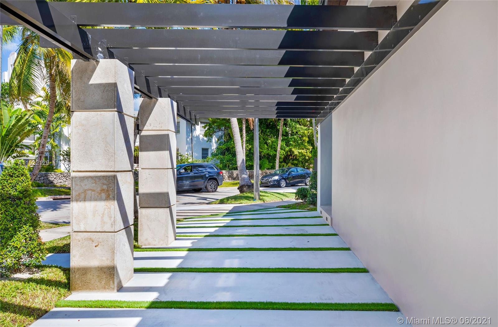 1721 S Bayshore Ln Miami, FL 33133