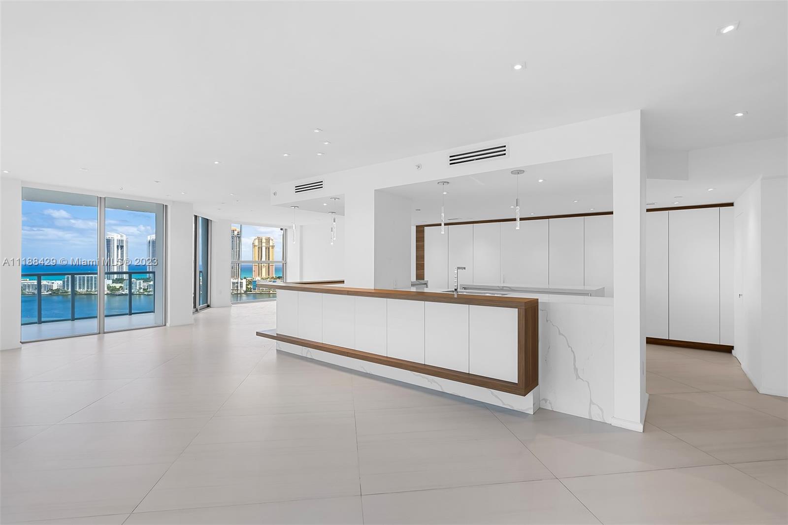 4000 Island Blvd #2506