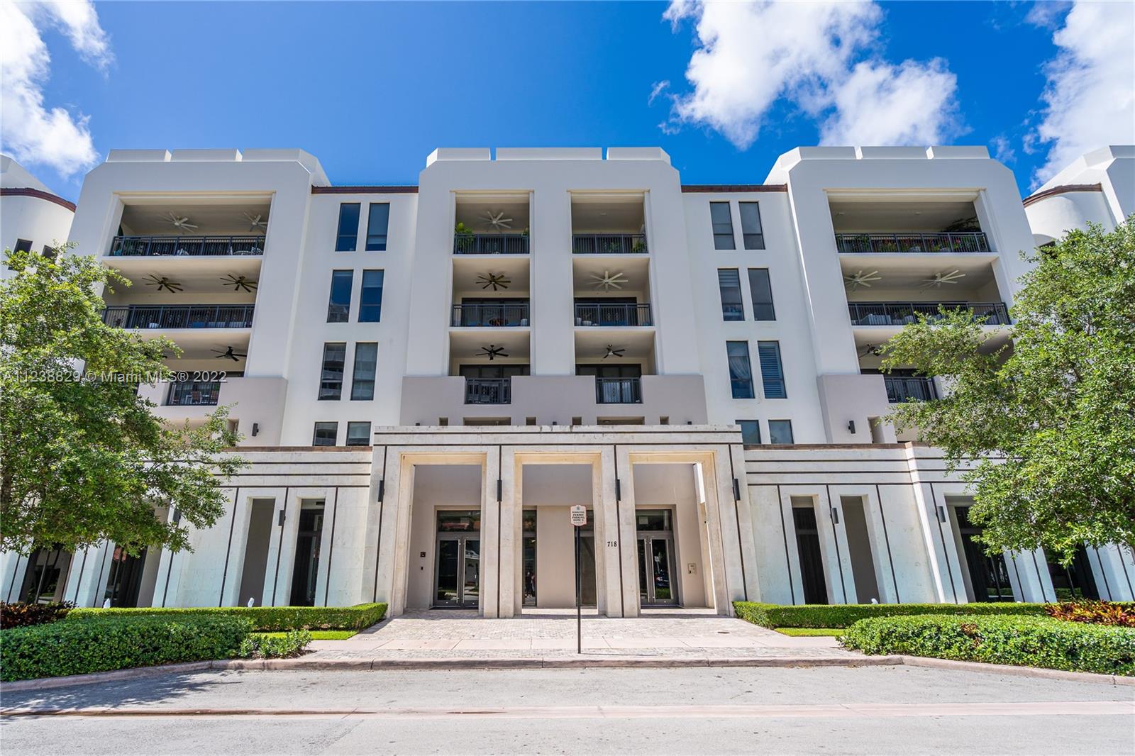 718 Valencia Ave #306