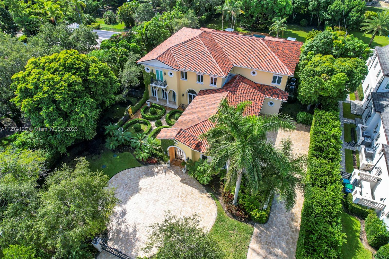 6500 SW 94th St