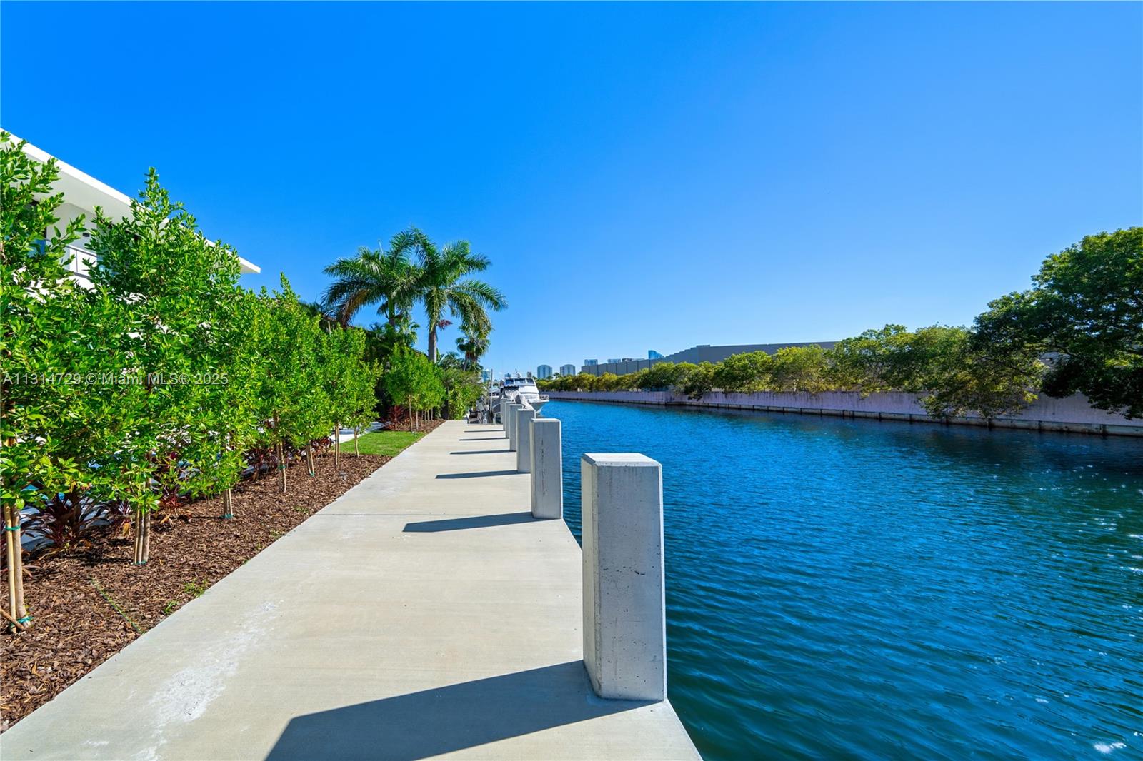 2950 NE 164th St North Miami Beach, FL 33160