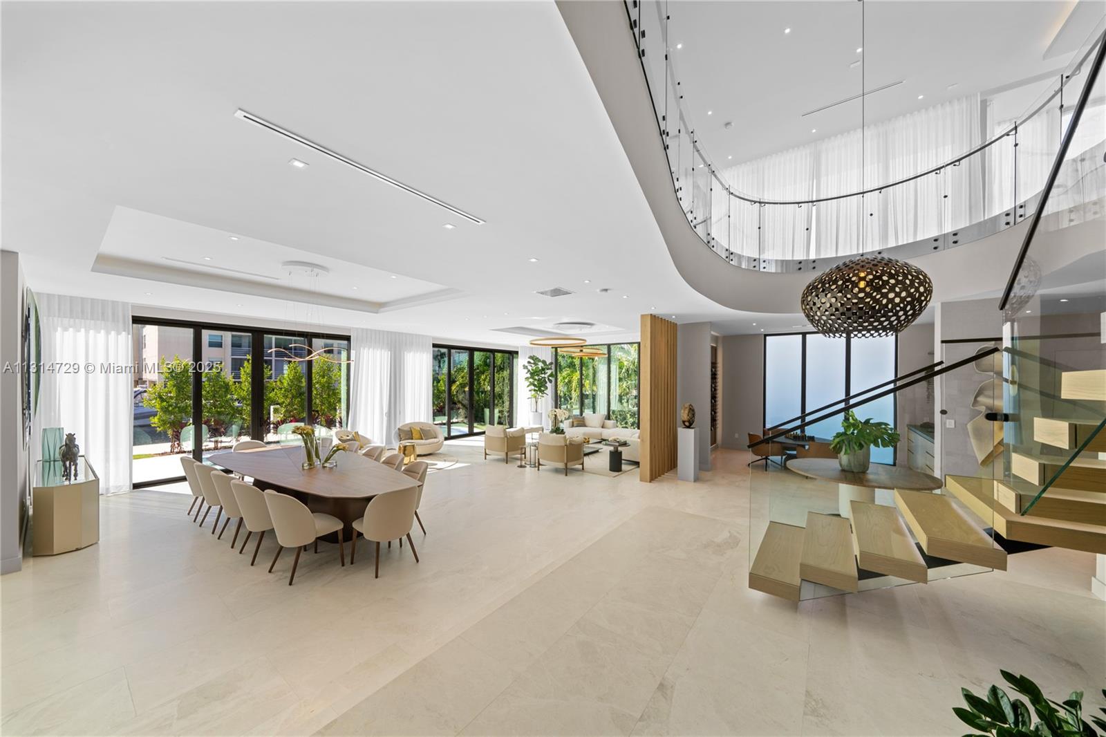 2950 NE 164th St North Miami Beach, FL 33160