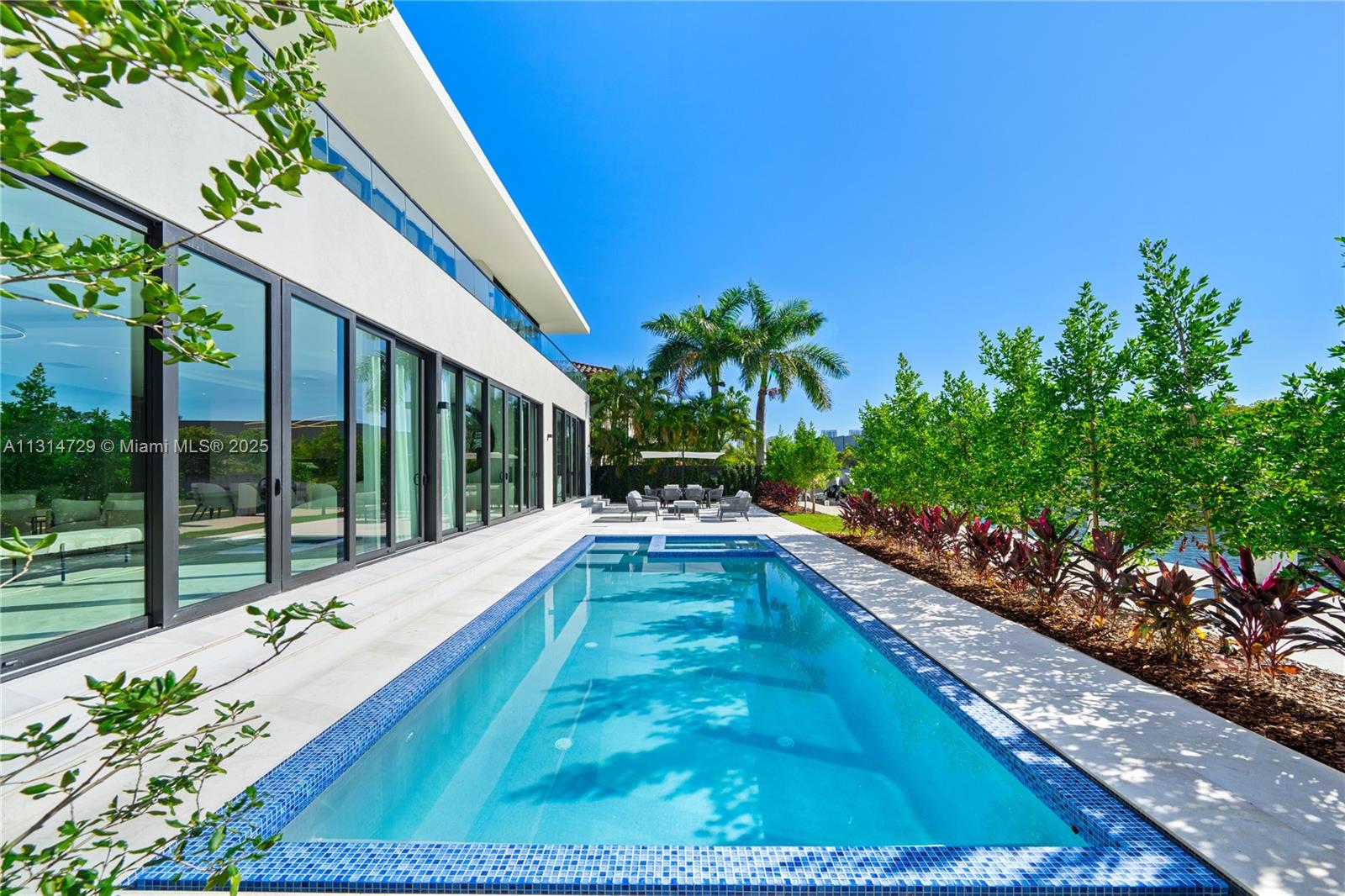 2950 NE 164th St North Miami Beach, FL 33160