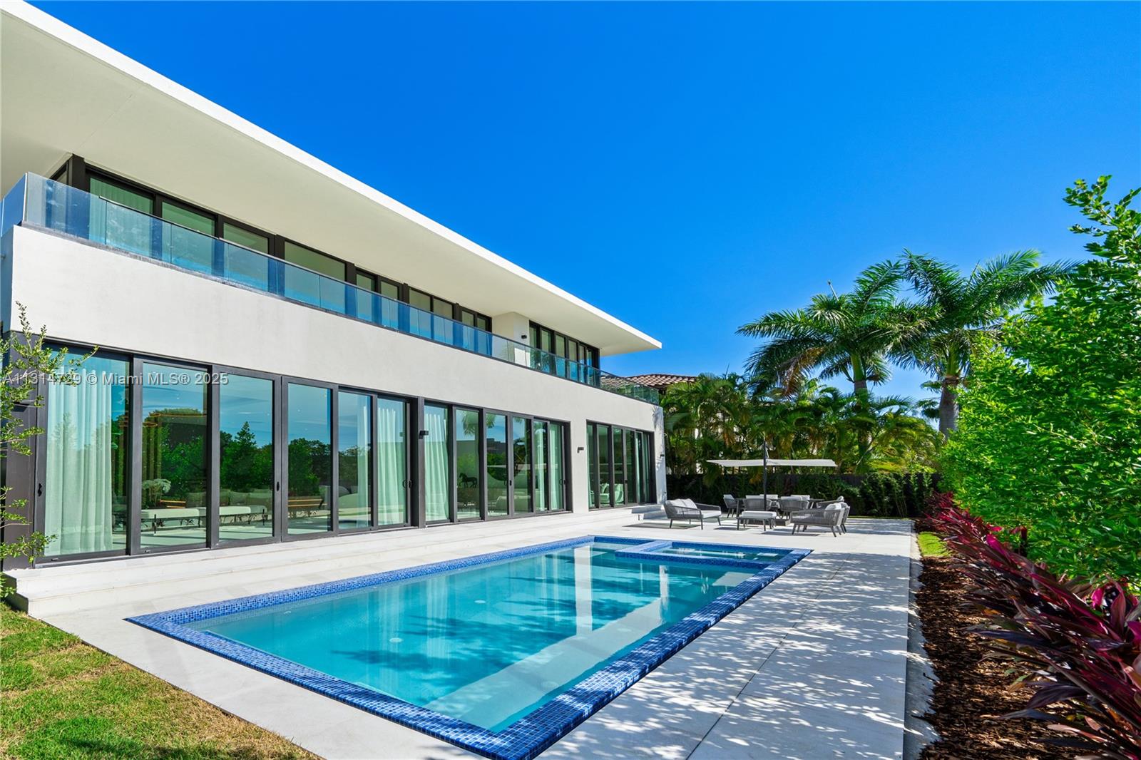 2950 NE 164th St North Miami Beach, FL 33160