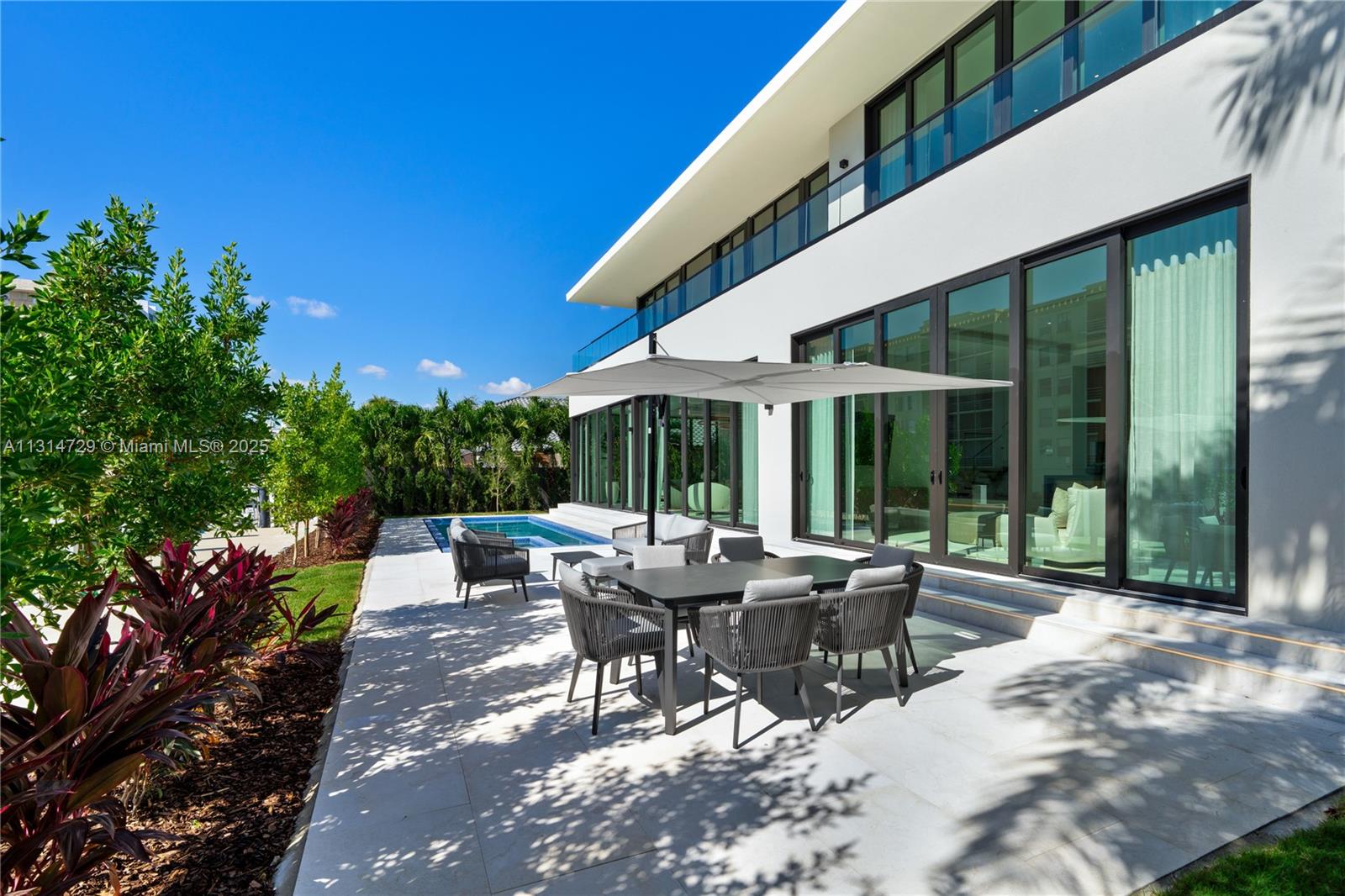 2950 NE 164th St North Miami Beach, FL 33160