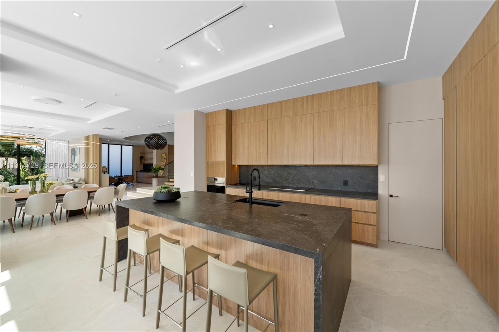 2950 NE 164th St North Miami Beach, FL 33160