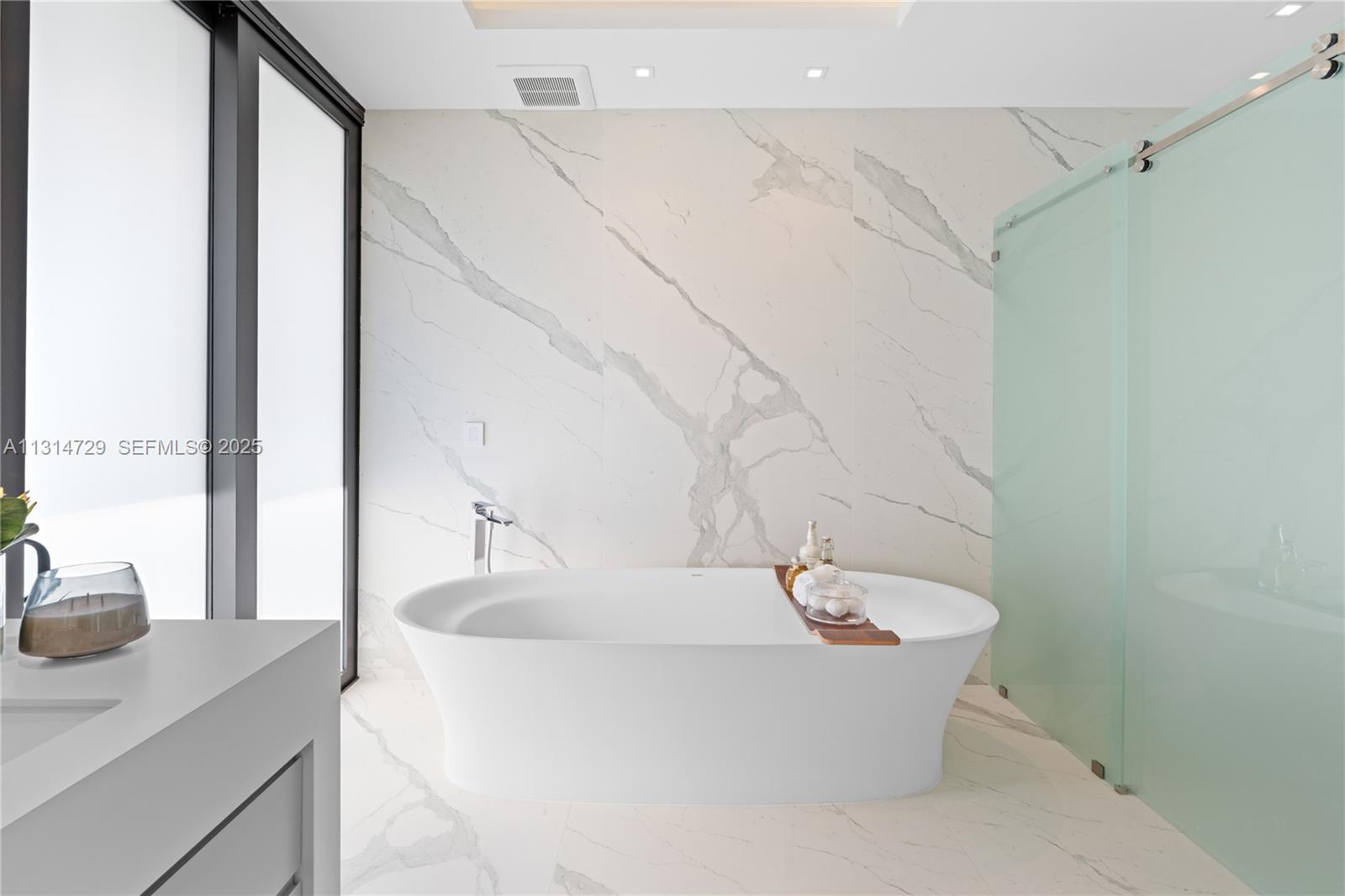 2950 NE 164th St North Miami Beach, FL 33160