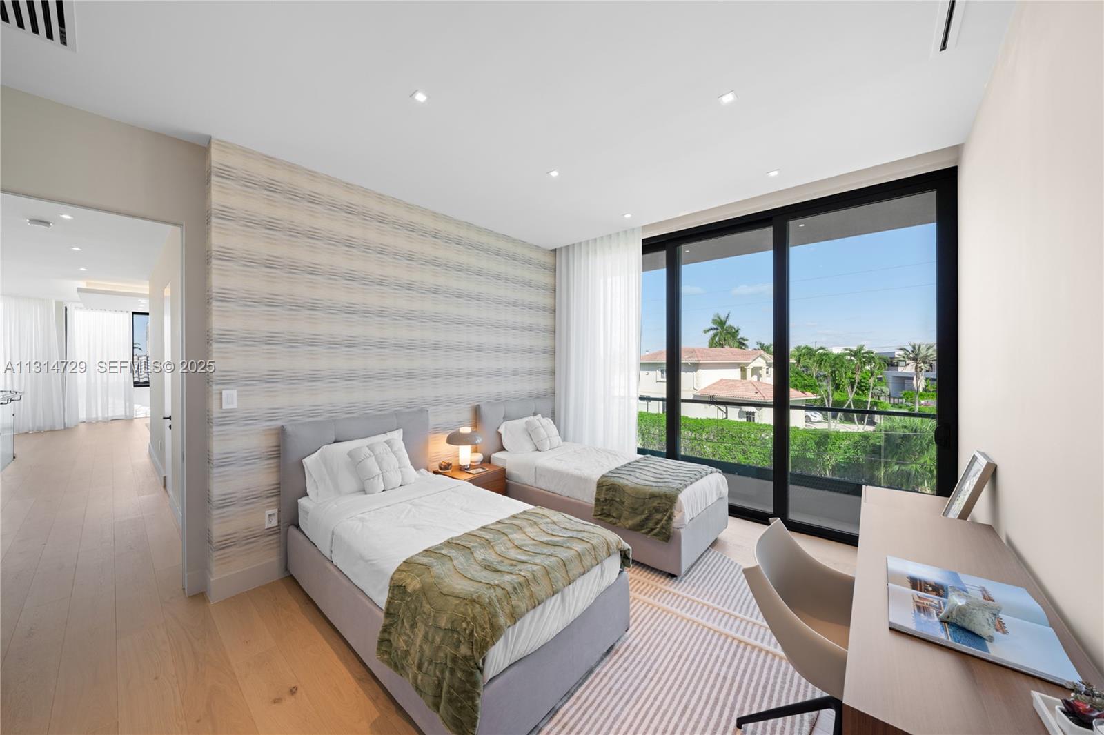 2950 NE 164th St North Miami Beach, FL 33160