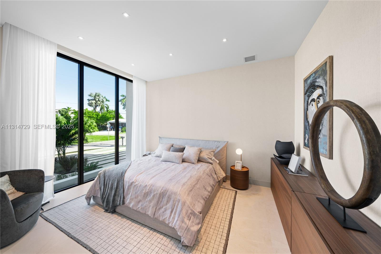 2950 NE 164th St North Miami Beach, FL 33160