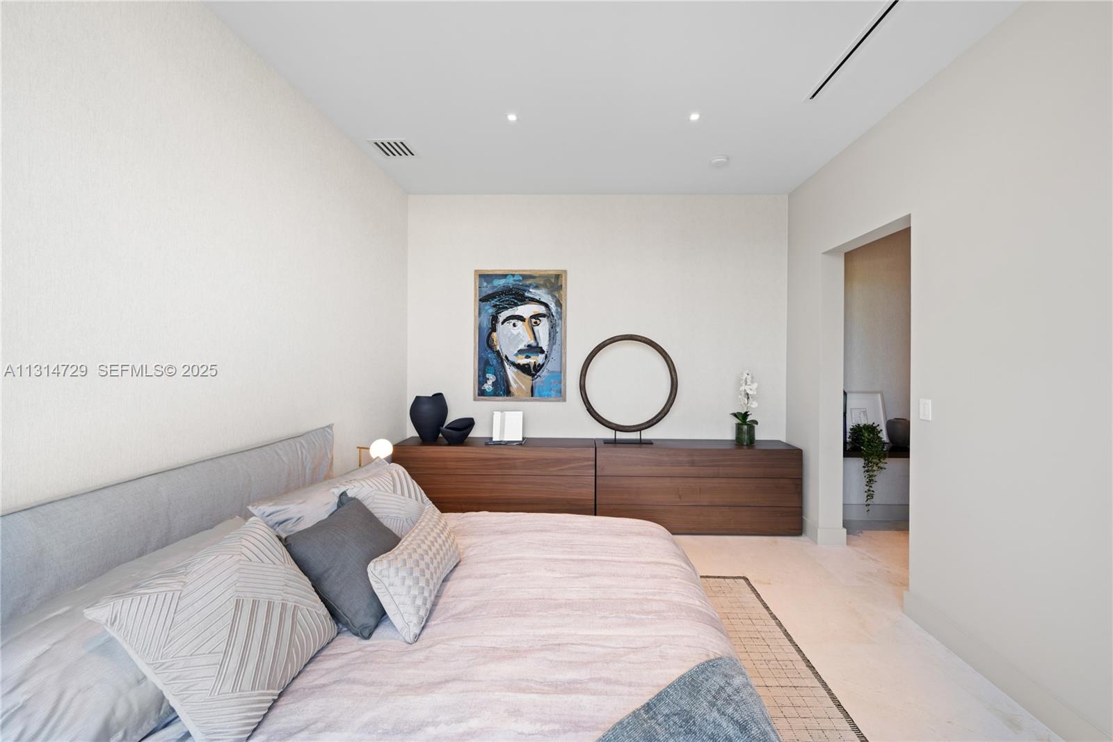 2950 NE 164th St North Miami Beach, FL 33160