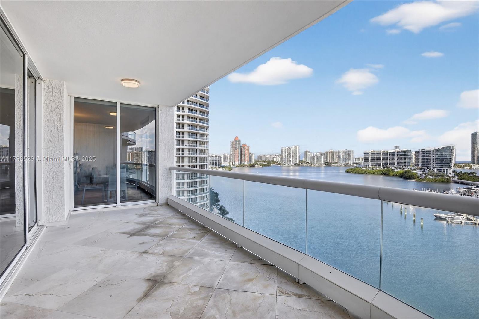 6000 Island Bl #1102 Aventura, FL 33160