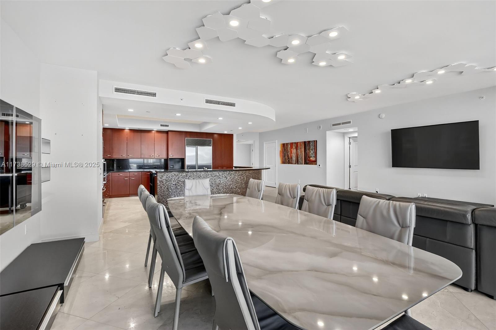 6000 Island Bl #1102 Aventura, FL 33160