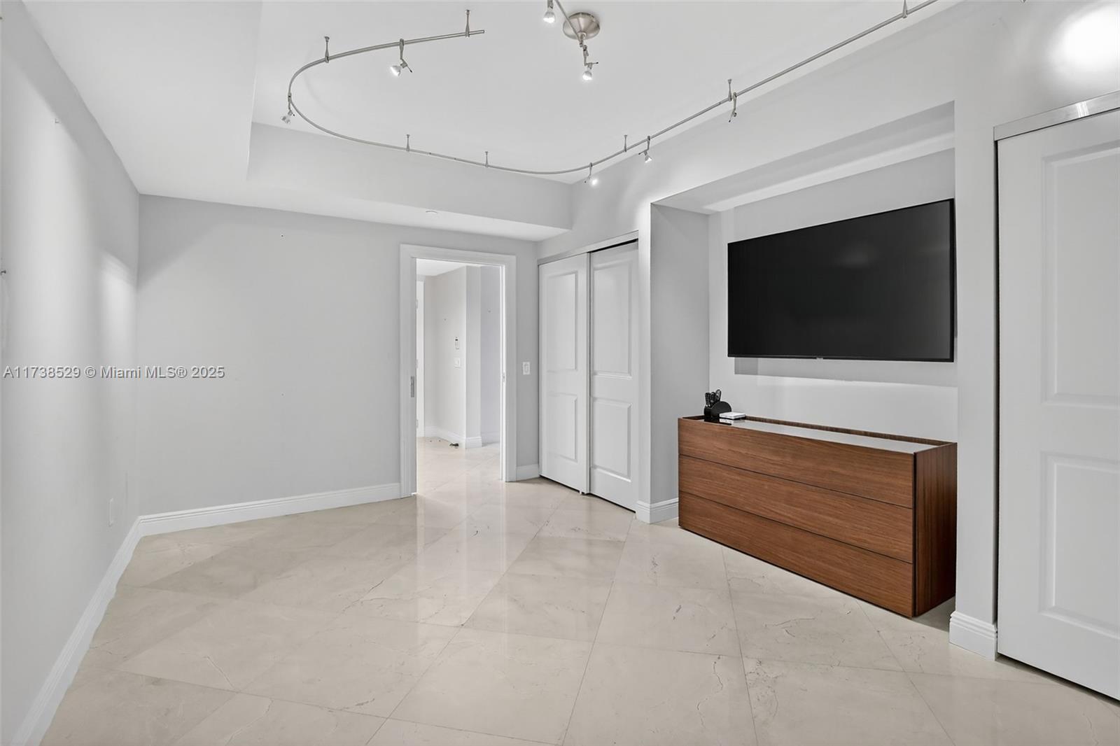 6000 Island Bl #1102 Aventura, FL 33160