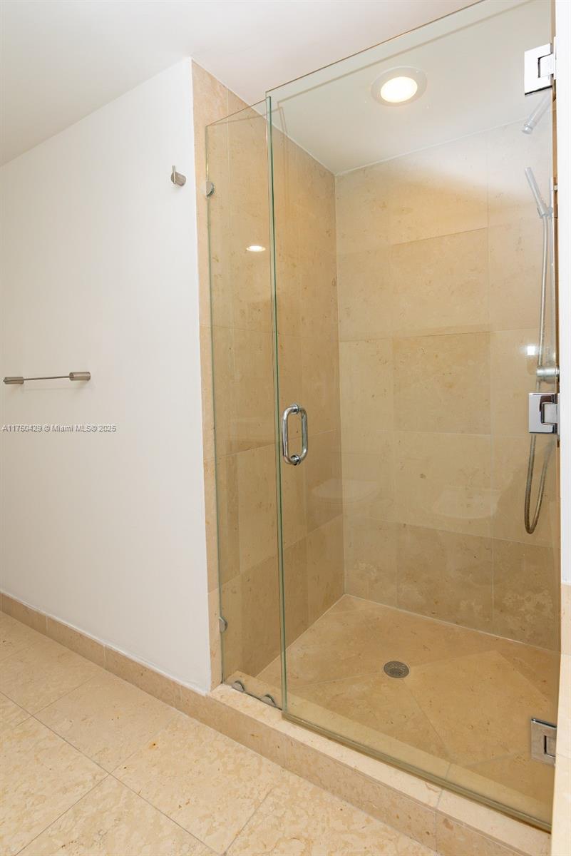 image Icon Brickell37