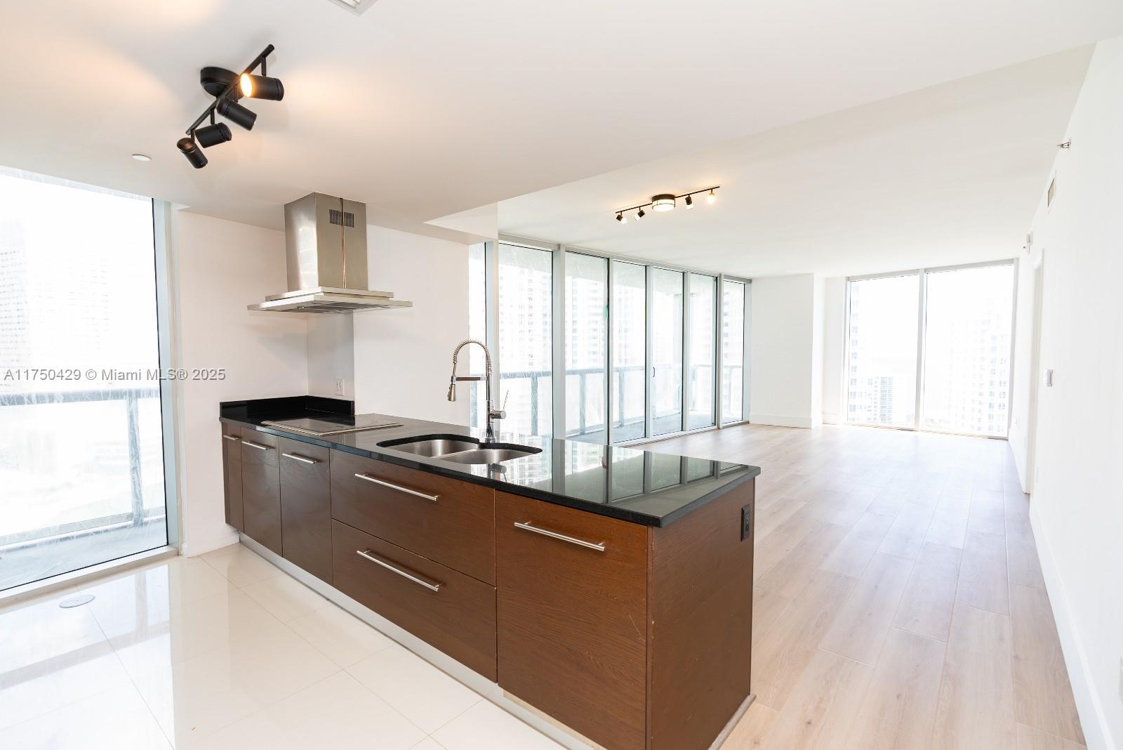 image Icon Brickell46